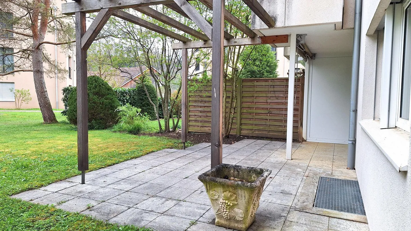 Living in a quiet and green environment - Photo 2 of 13