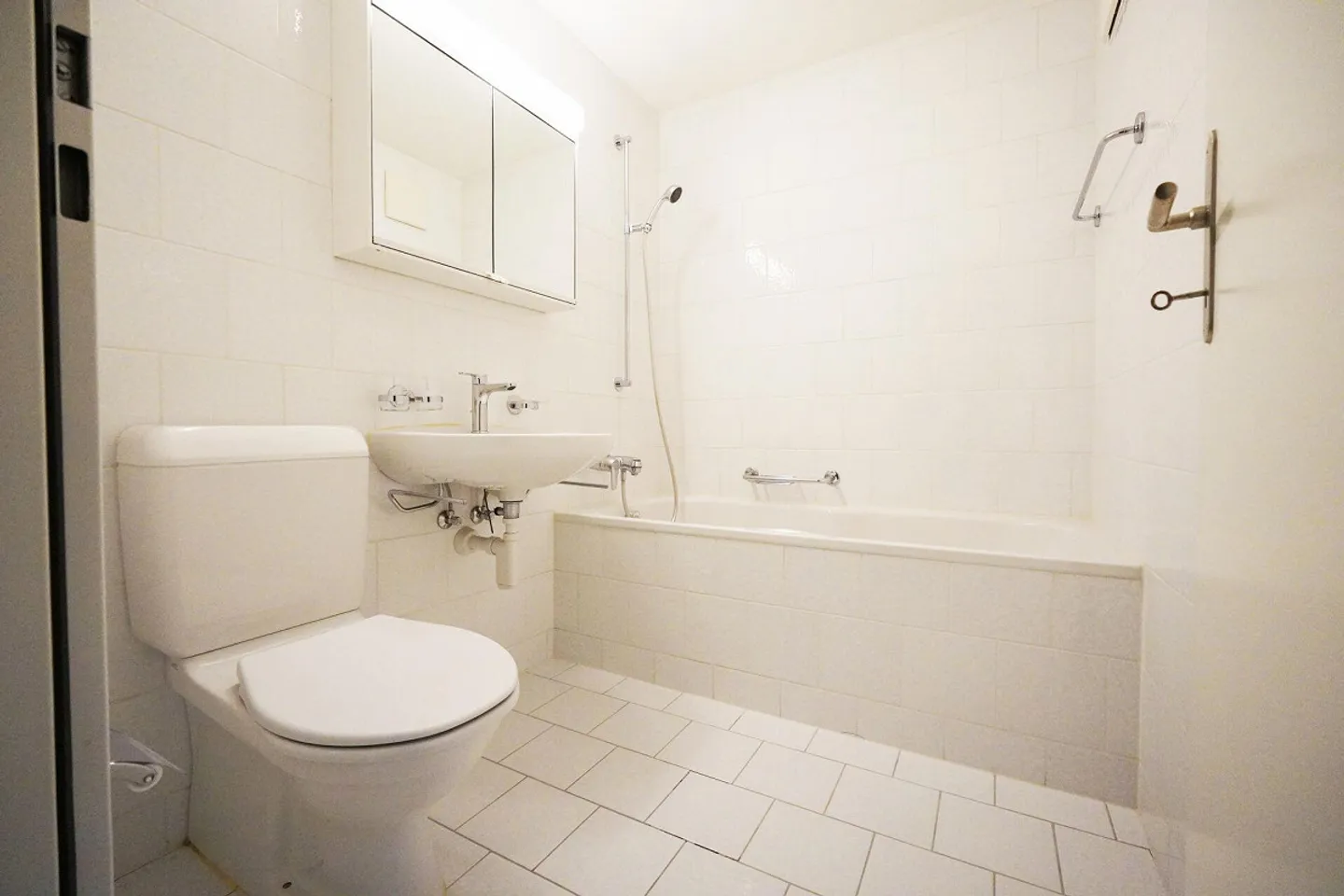 Living in a quiet and green environment - Photo 9 of 13