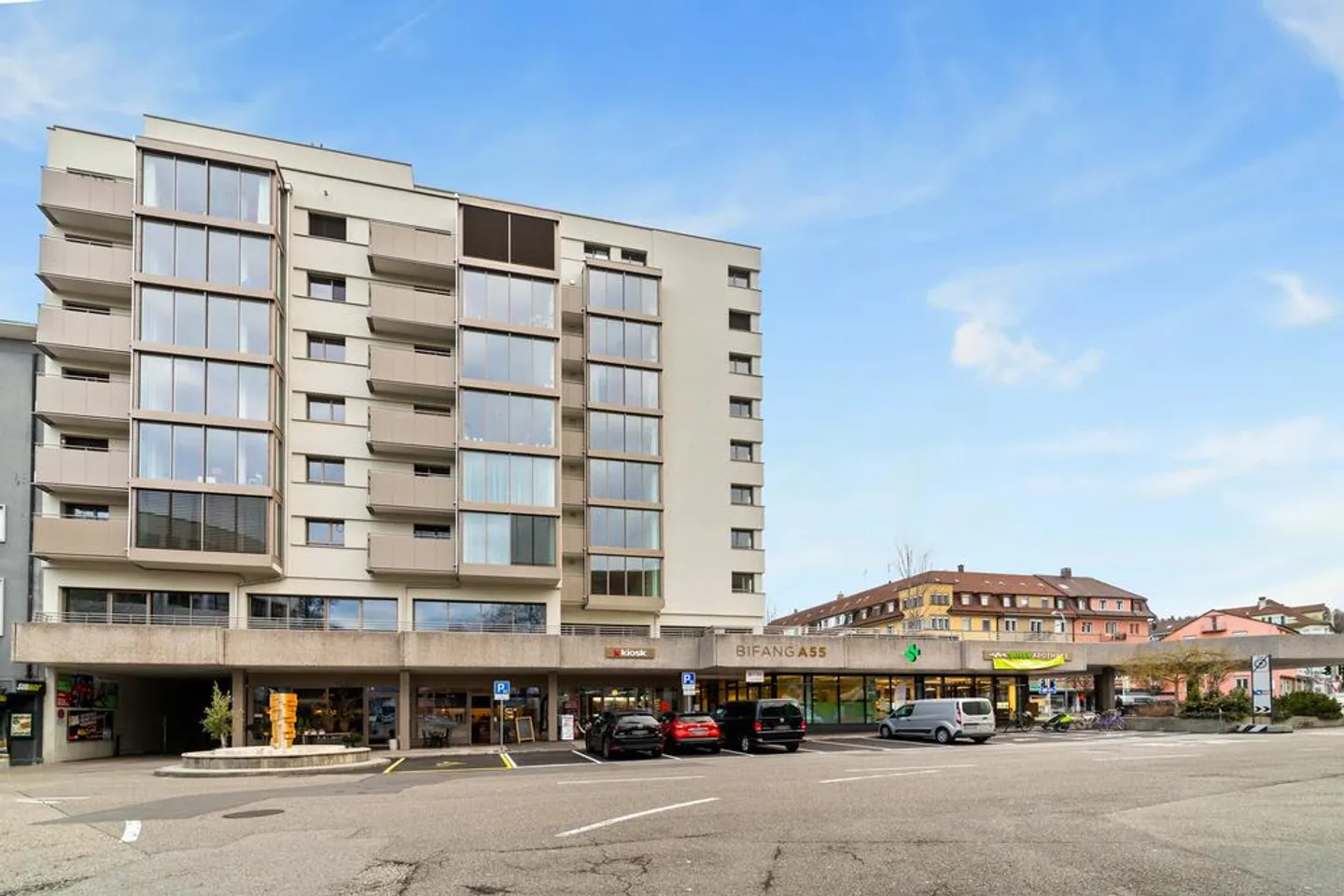 Place de parking recherchée à Aarauerstrasse 55 ? - Photo 2 sur 3