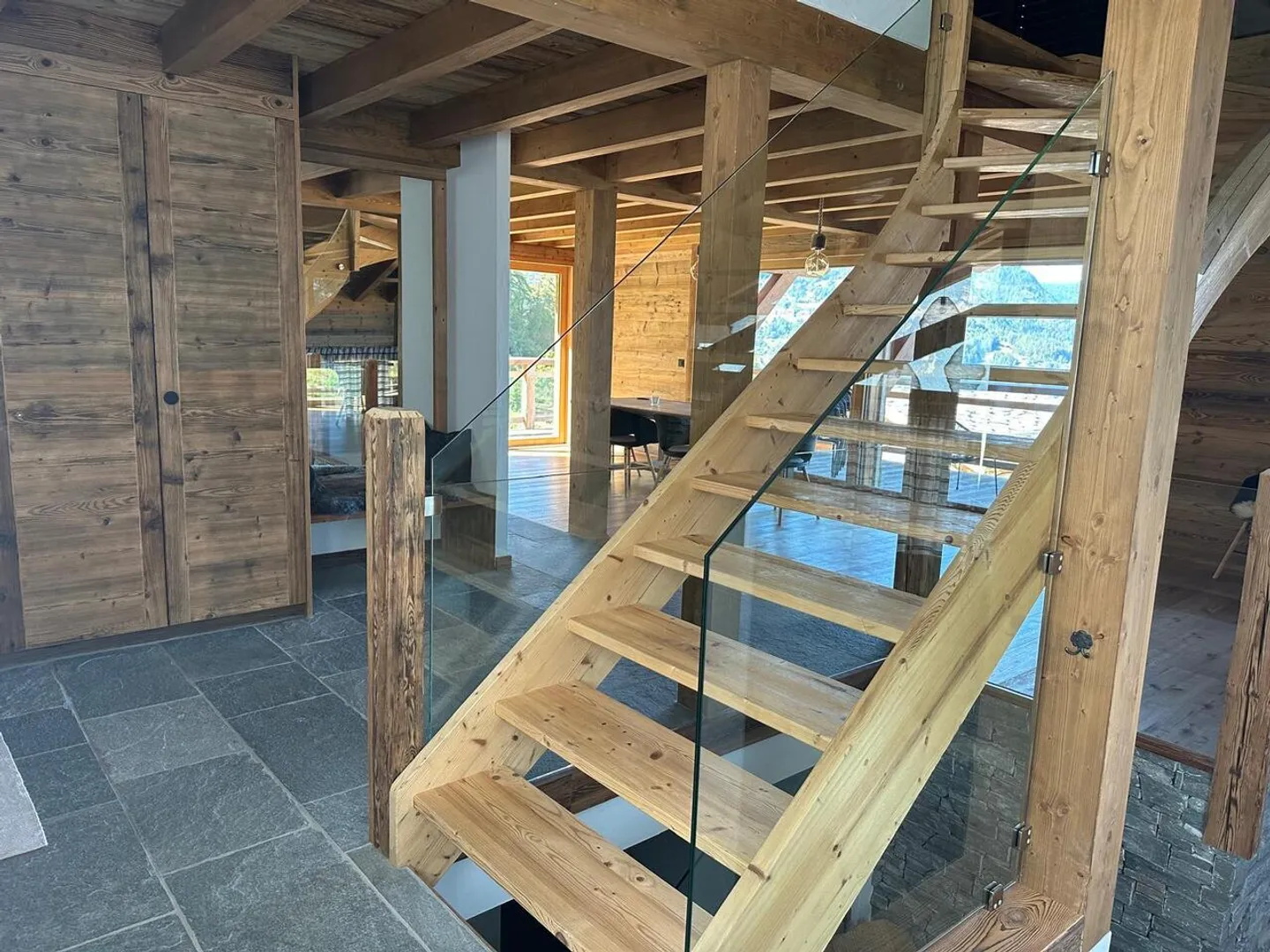 Luxurious chalet with breathtaking views - Photo 4 of 10