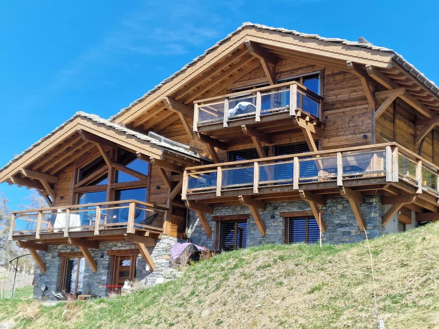 Luxurious chalet with breathtaking views - Photo 8 of 10
