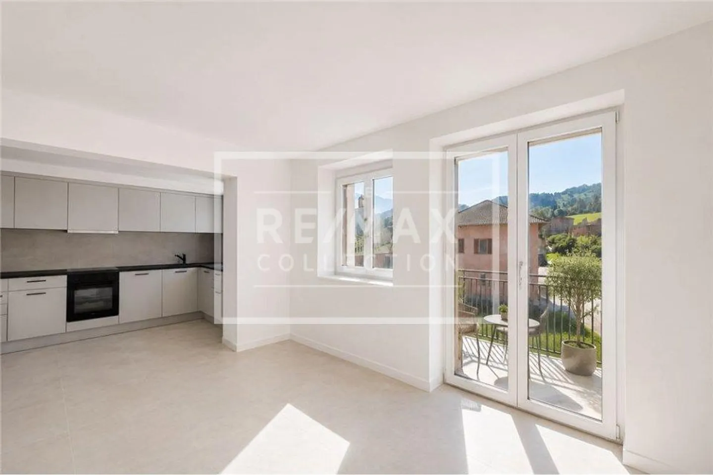 Casa plurifamiliare completamente ristrutturata con sette unità abitative e un potenziale di rendimento attraente - Foto 4 di 13