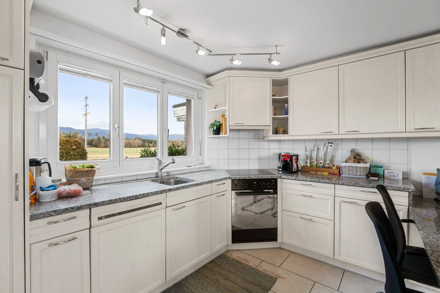 UNA VERA RARITÀ - TRANQUILLA, ISOLATA E PIENA DI CHARME - Foto 5 di 16