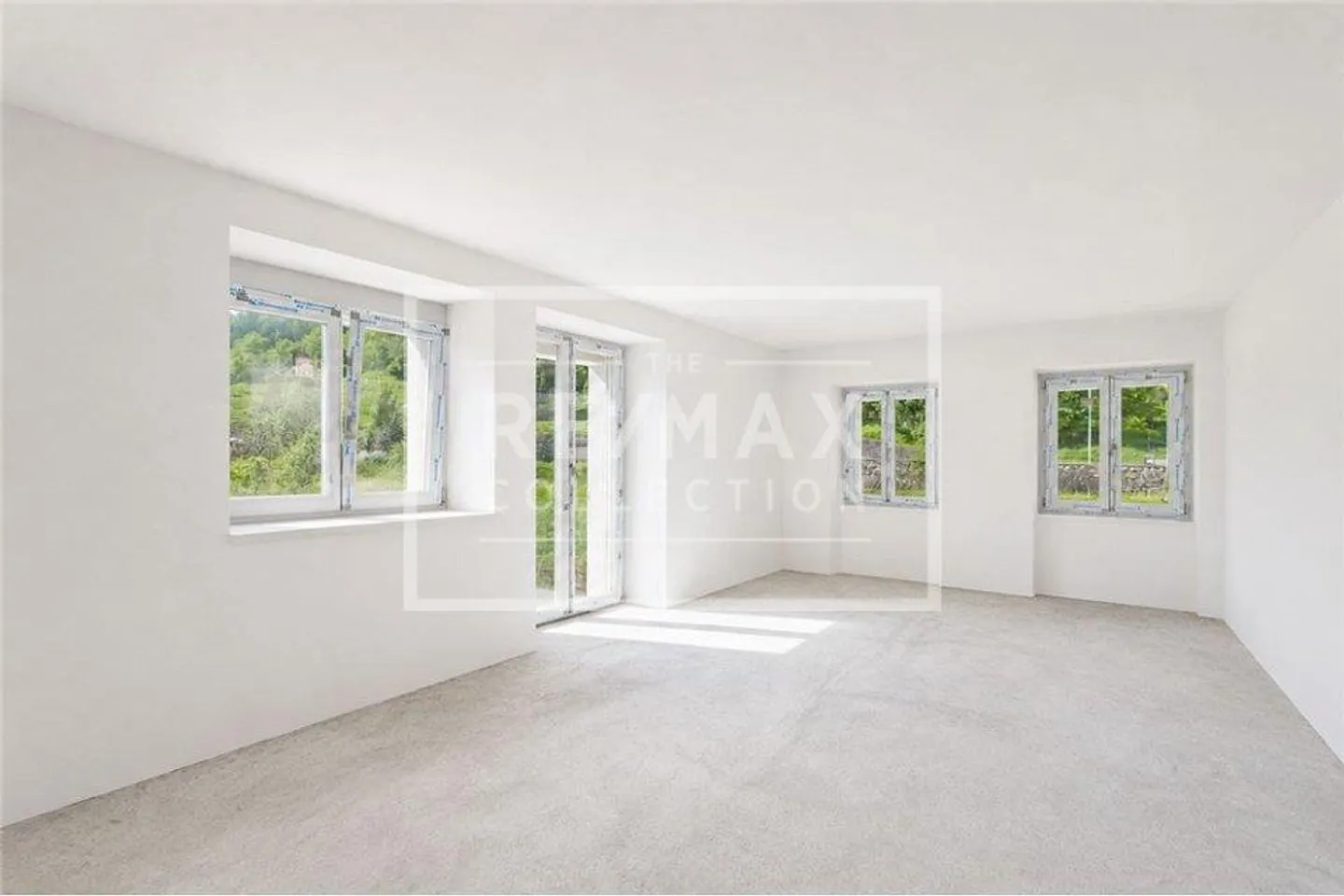 Casa plurifamiliare completamente ristrutturata con sette unità abitative e un potenziale di rendimento attraente - Foto 3 di 13