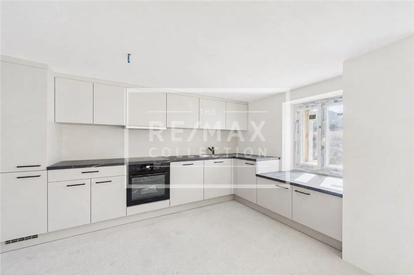 Casa plurifamiliare completamente ristrutturata con sette unità abitative e un potenziale di rendimento attraente - Foto 8 di 13