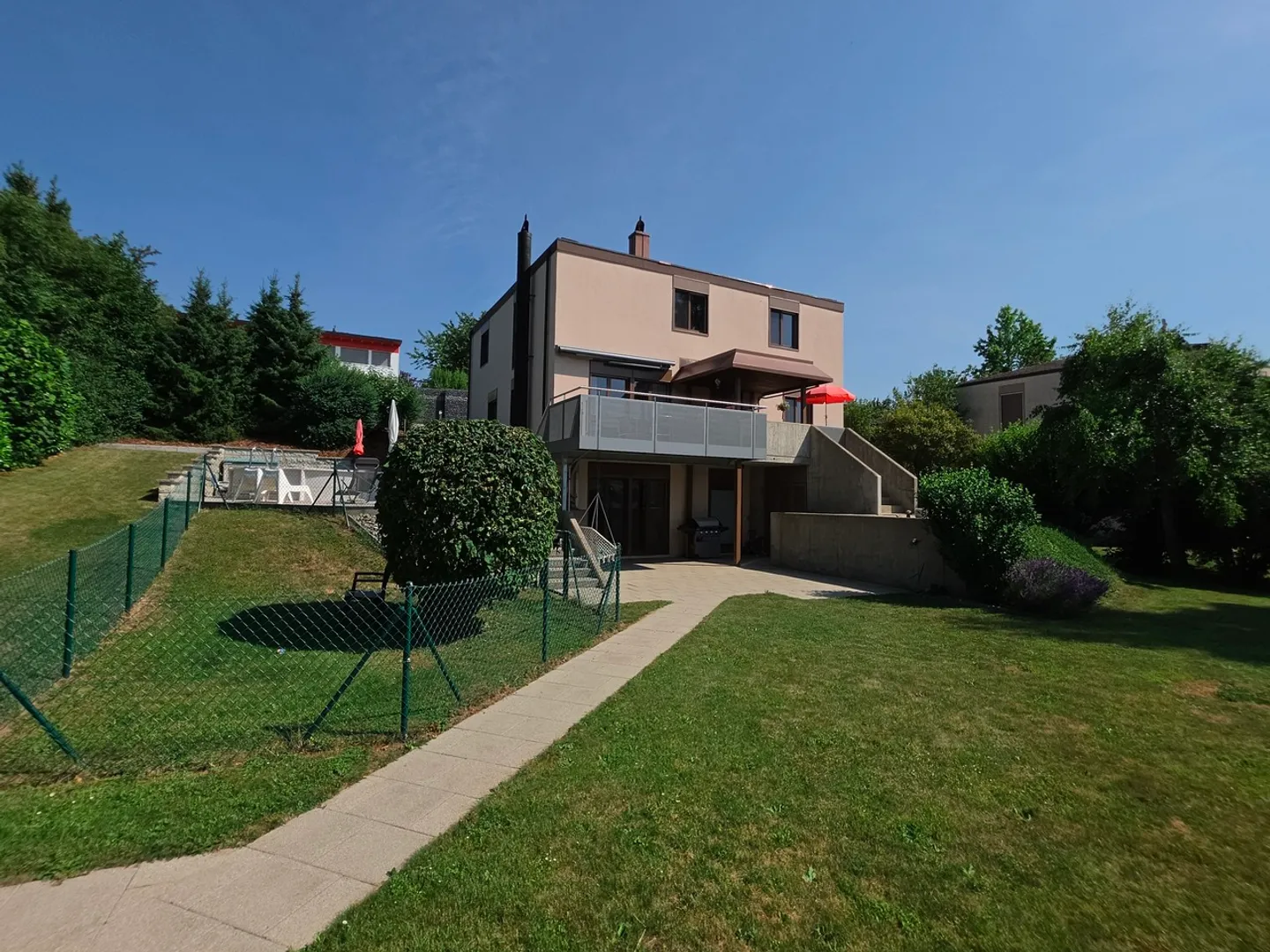Stupenda Villa Indipendente a Corminboeuf - Foto 2 di 19