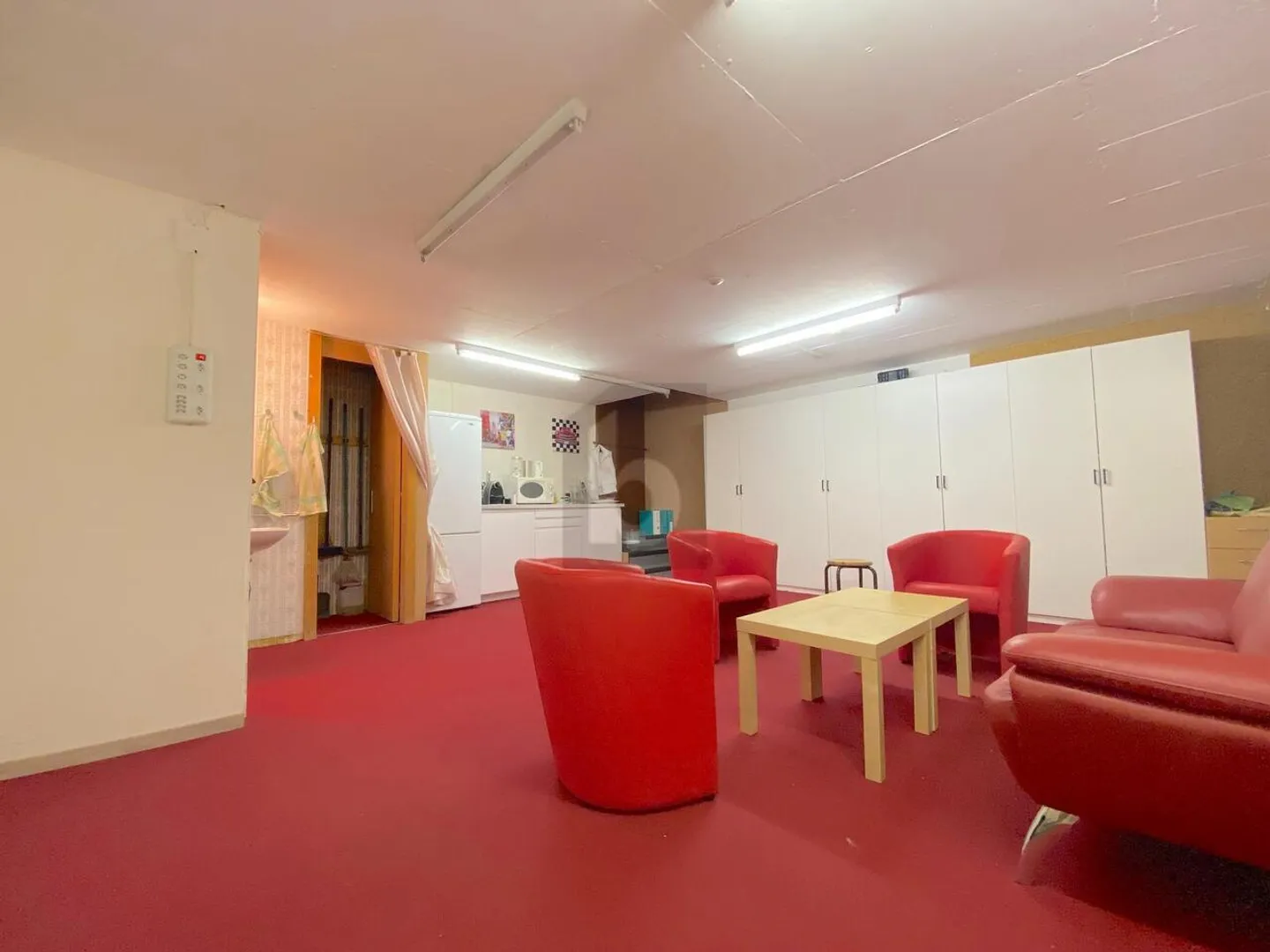 IDEALLY LOCATED IN THE HEART OF THE VILLAGE - Photo 4 of 6