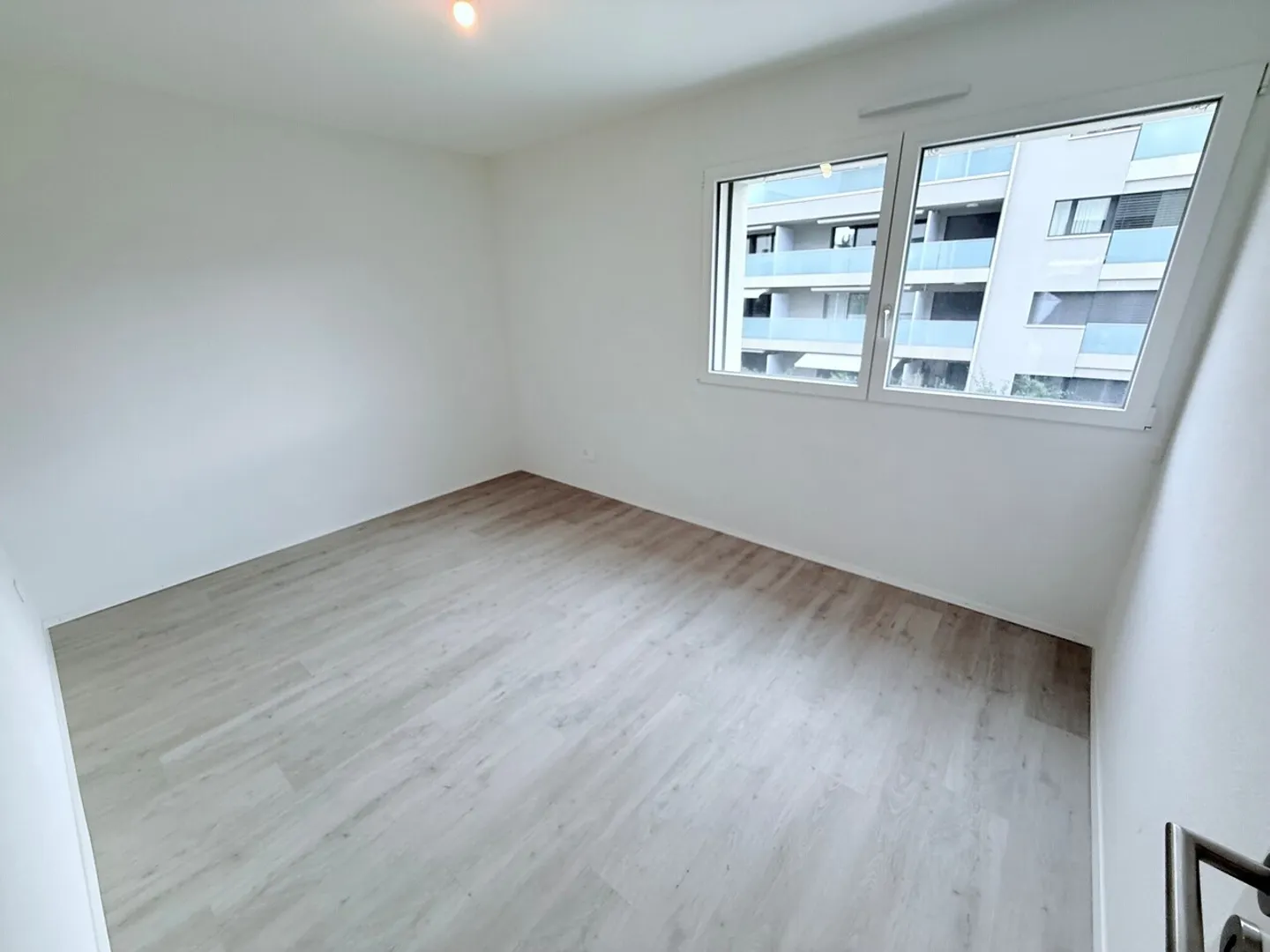 Appartement élégant 3.5 pièces - Photo 8 sur 11