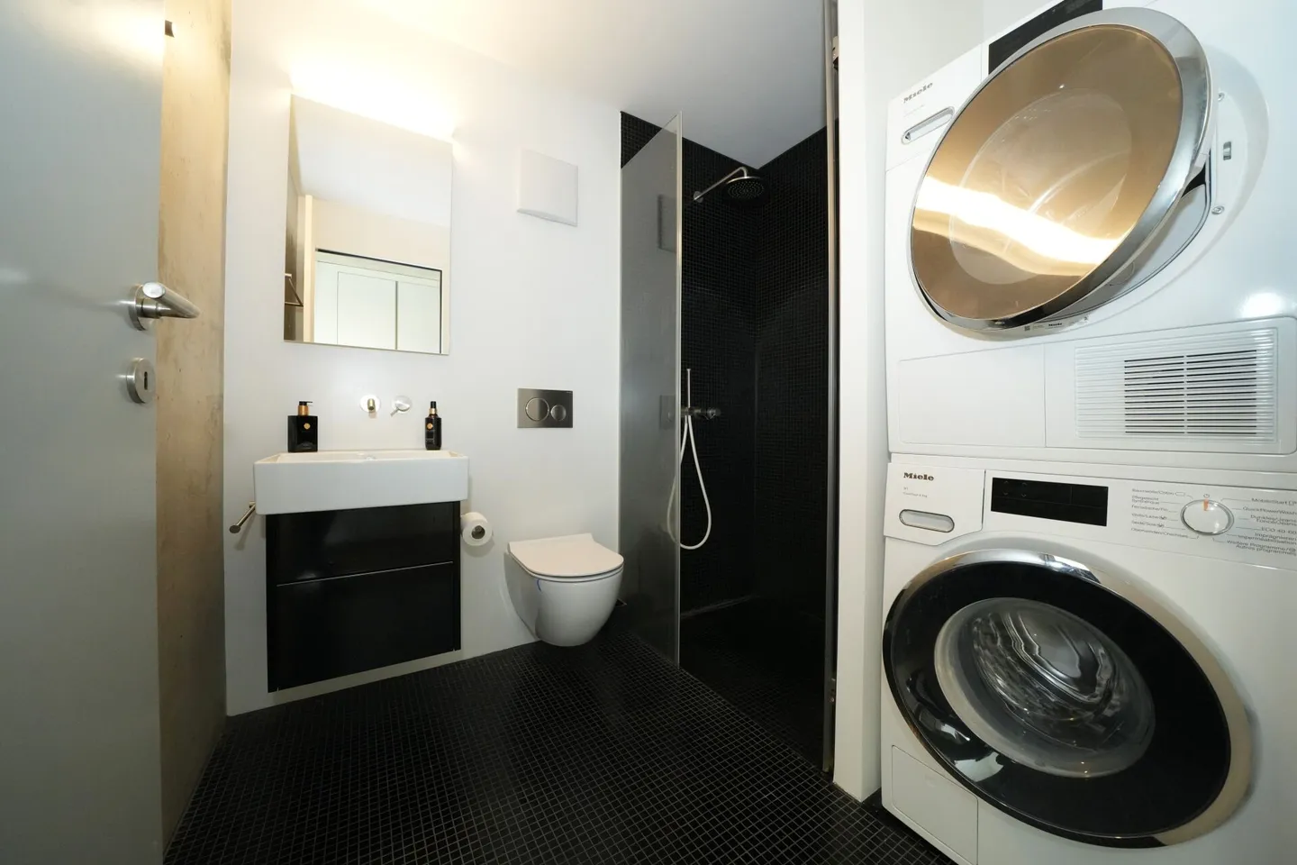 Appartement de haute qualité dans le meilleur emplacement avec bureau séparé - Photo 5 sur 12
