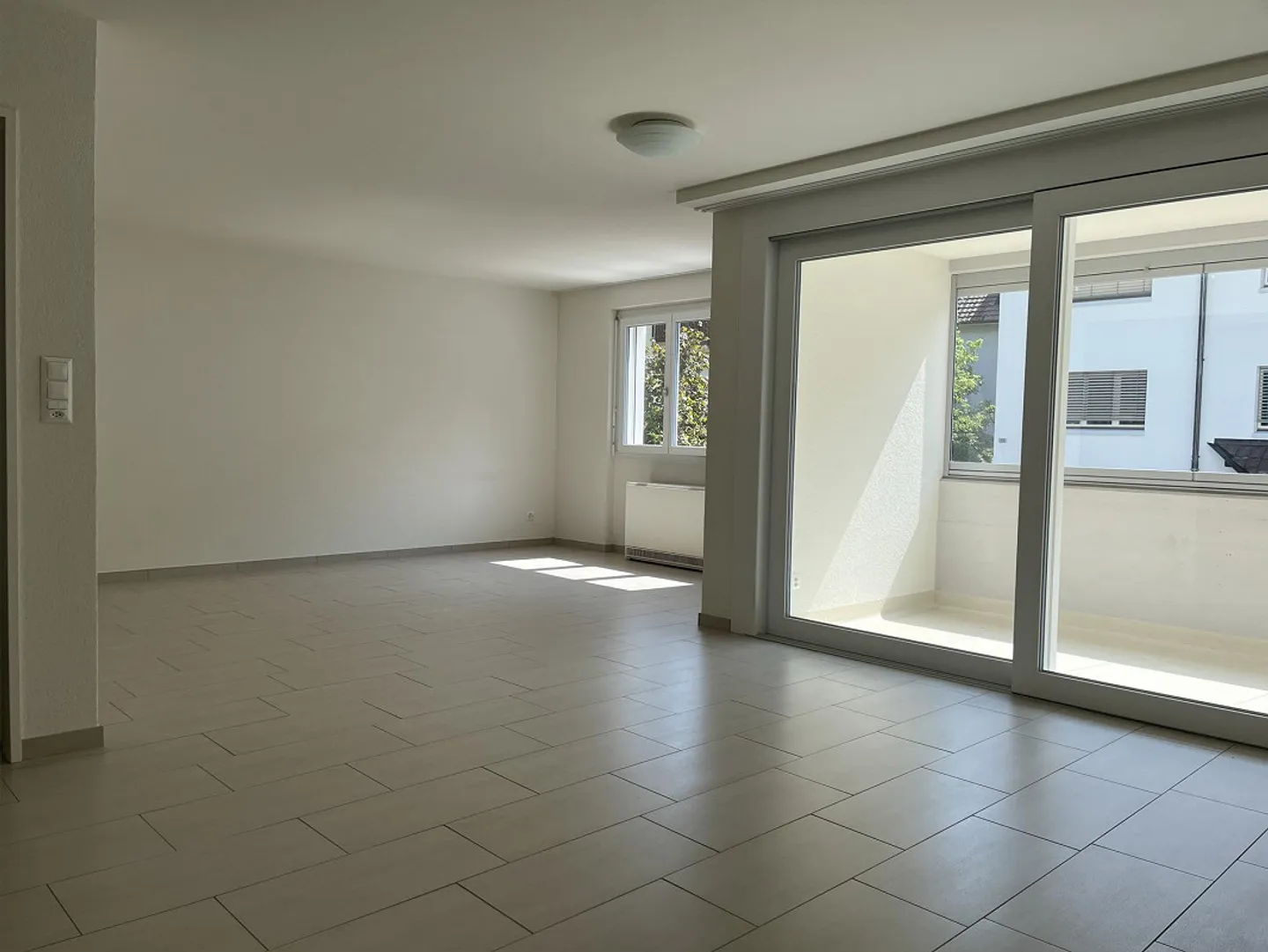 Helle 4.5 Zimmer Wohnung mit Balkon - Foto 4 von 13