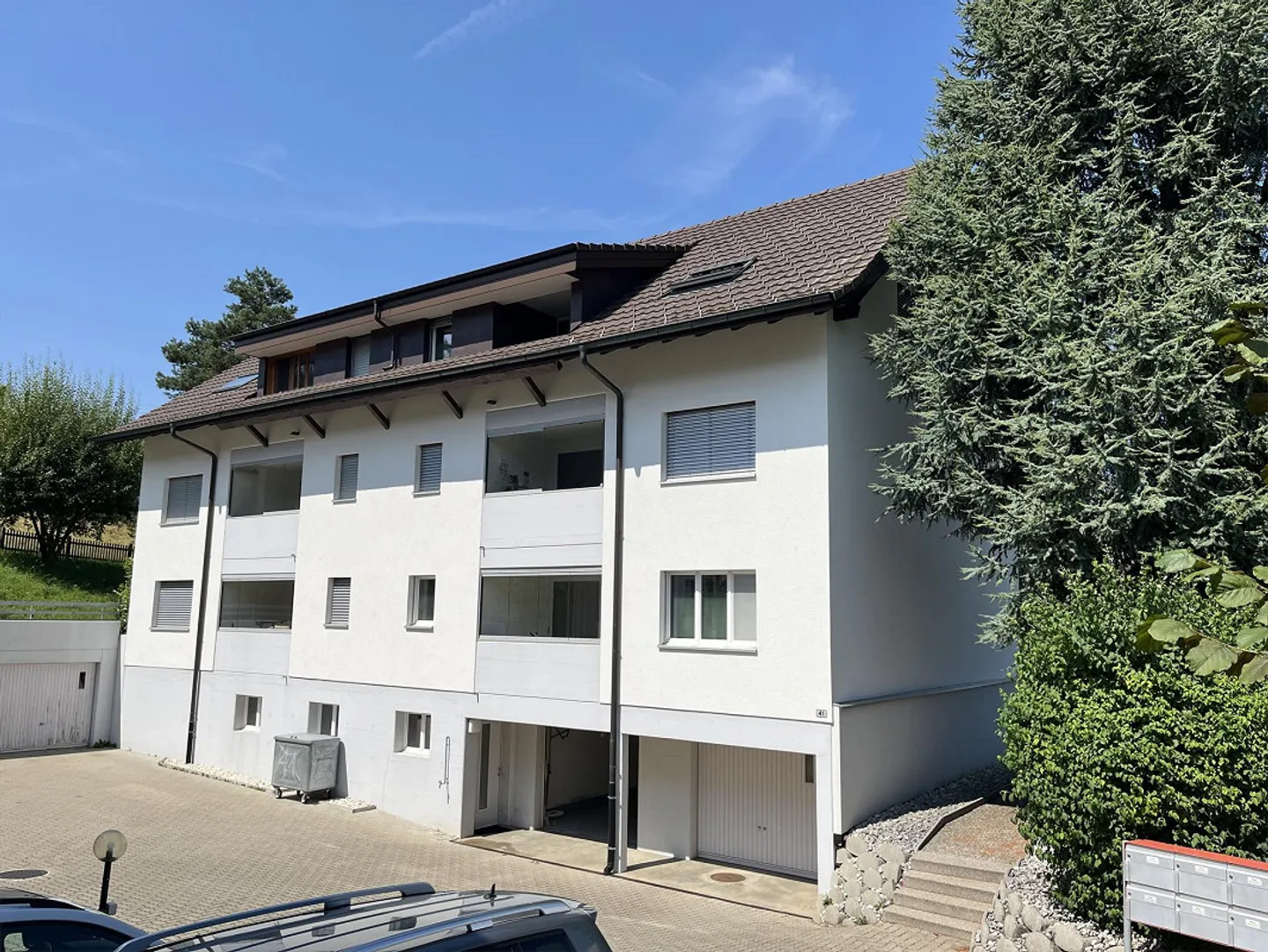 Helle 4.5 Zimmer Wohnung mit Balkon - Foto 1 von 13
