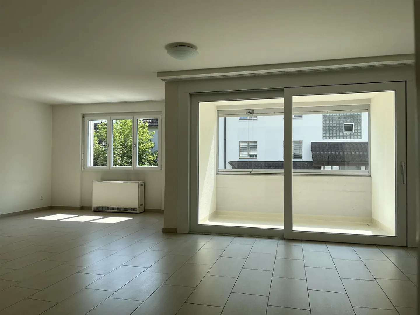Helle 4.5 Zimmer Wohnung mit Balkon - Foto 5 von 13