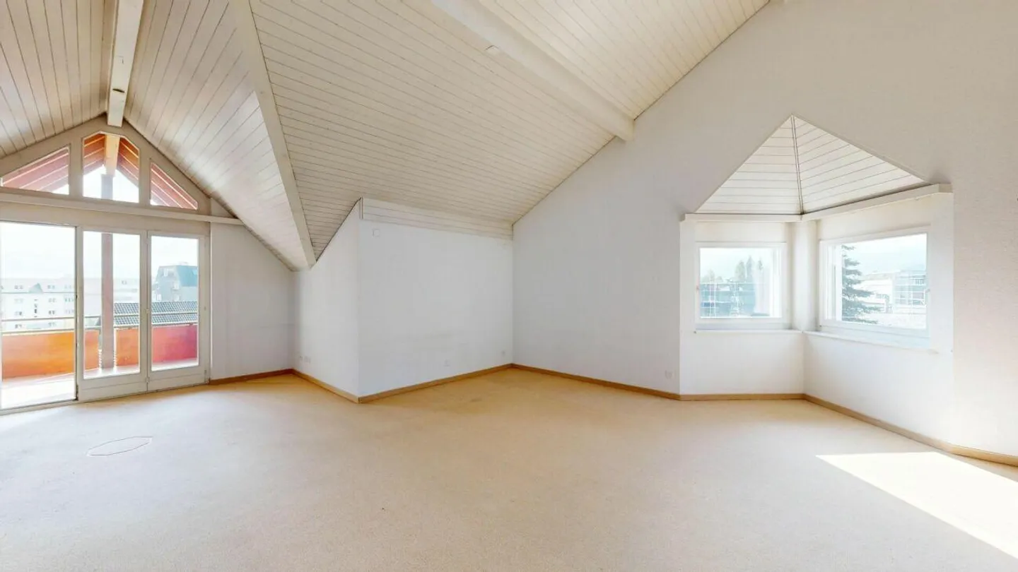 Charmante Dachwohnung mit Aussicht - Foto 5 von 12