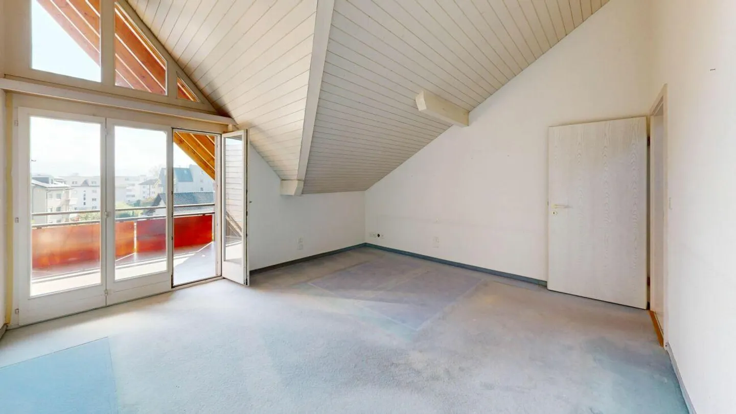 Charmante Dachwohnung mit Aussicht - Foto 9 von 12