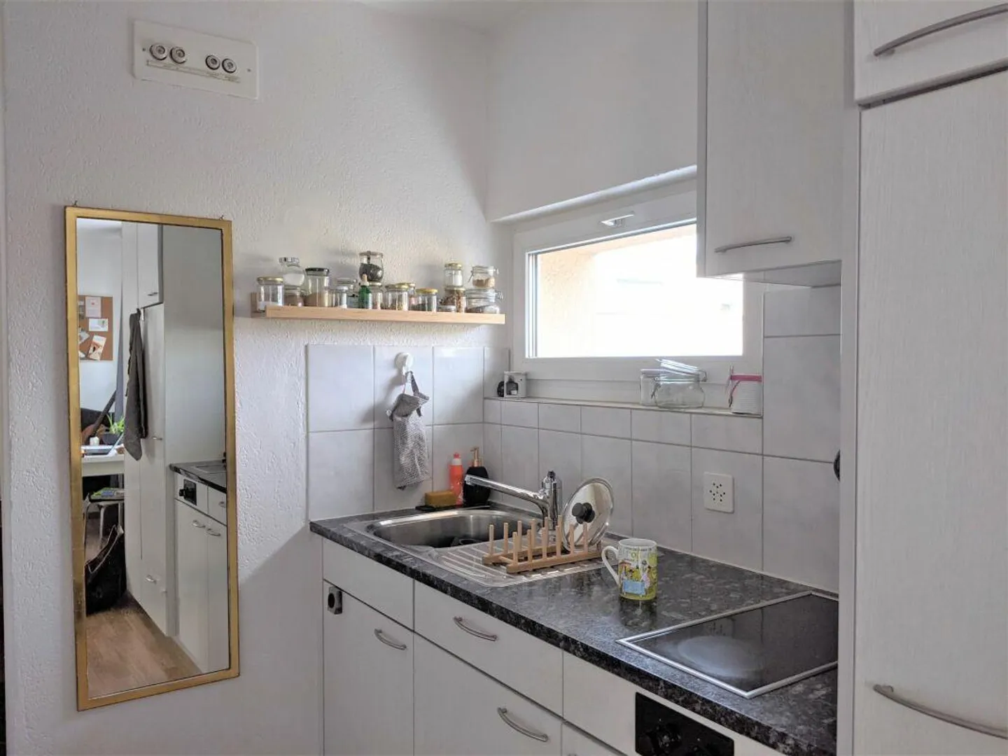 Pratique - dans un emplacement calme avec balcon, abordable - Votre nouveau chez-vous ! - Photo 2 sur 6