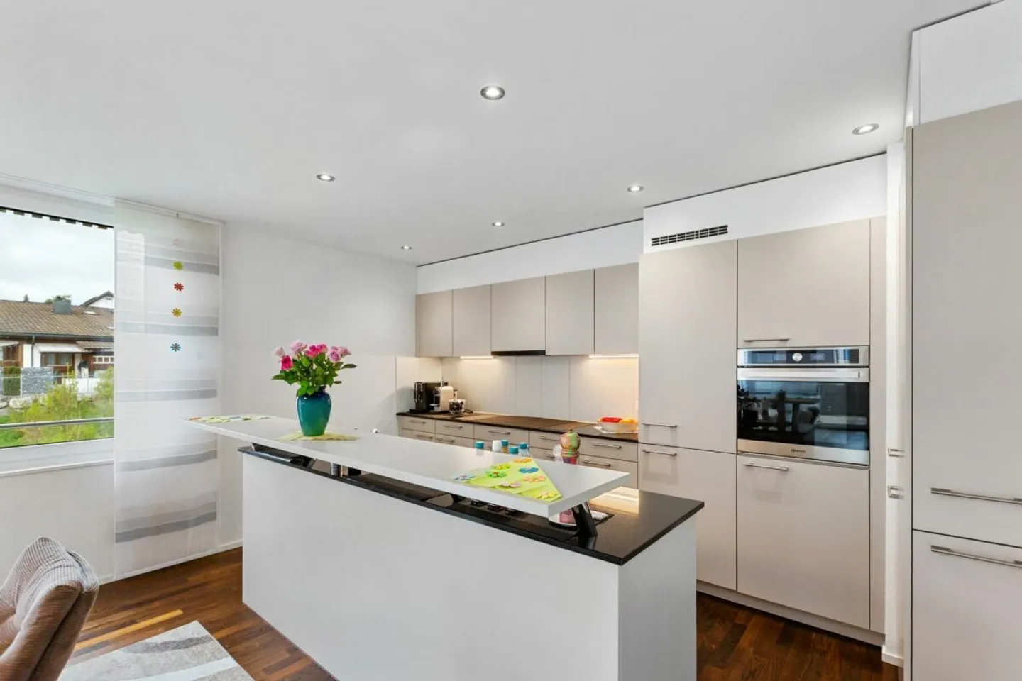 Appartement moderne de 4,5 pièces avec vue sur les montagnes - Photo 3 sur 14