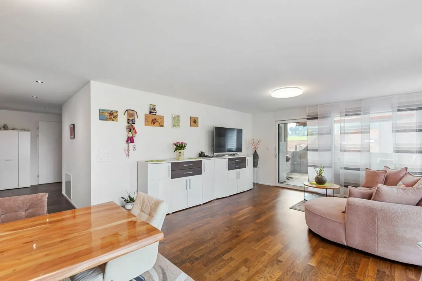 Appartement moderne de 4,5 pièces avec vue sur les montagnes - Photo 6 sur 14