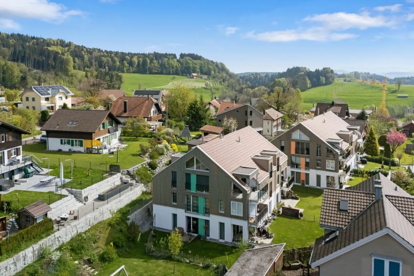 Appartement moderne de 4,5 pièces avec vue sur les montagnes - Photo 1 sur 14