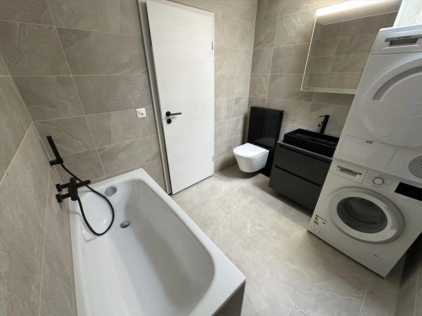 Helle 7 Zimmer-Loftwohnung Küssnacht am Rigi - Photo 2 of 4