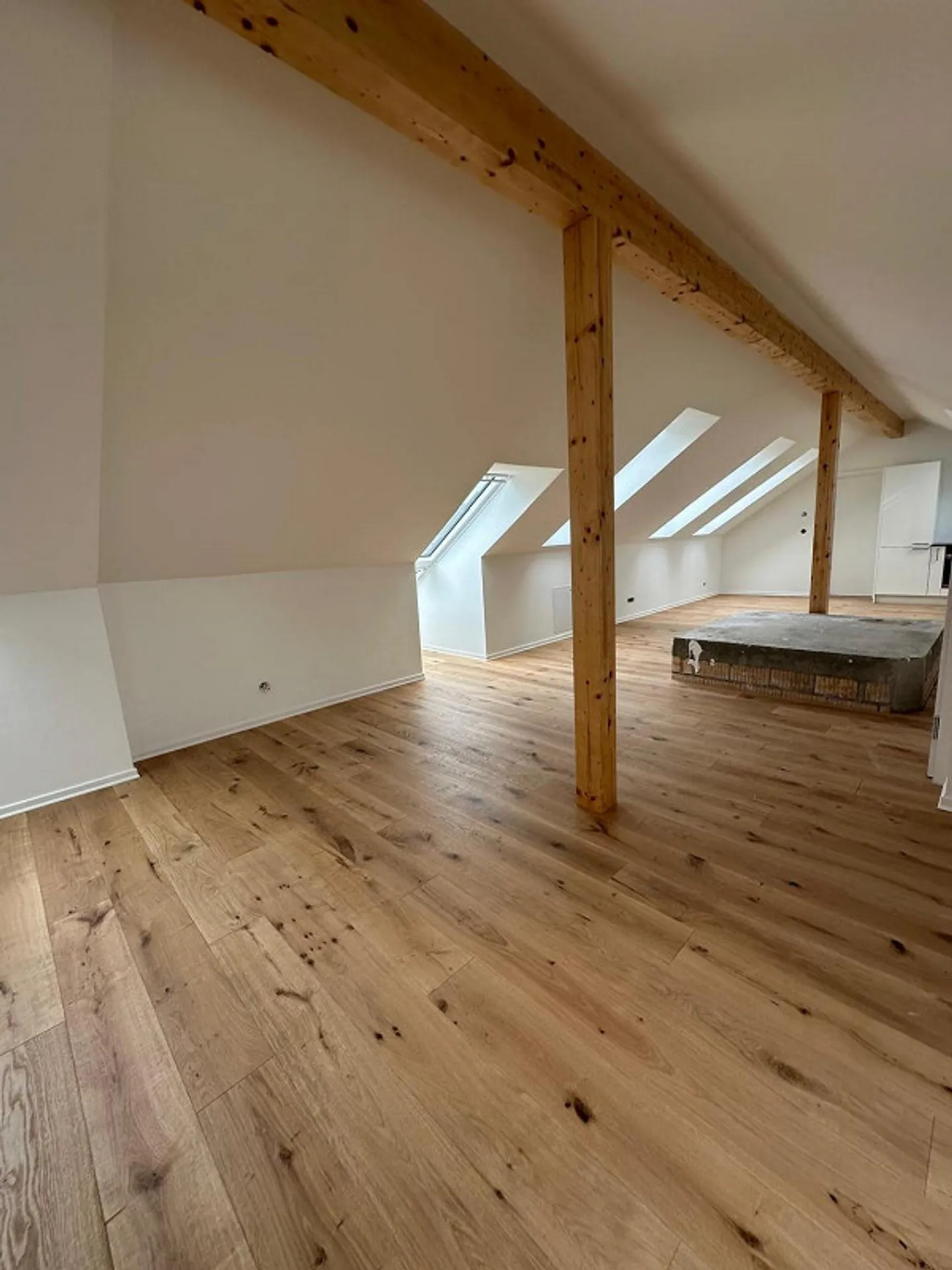 Modernes Apartment mit Cabriofenster - Foto 6 von 13