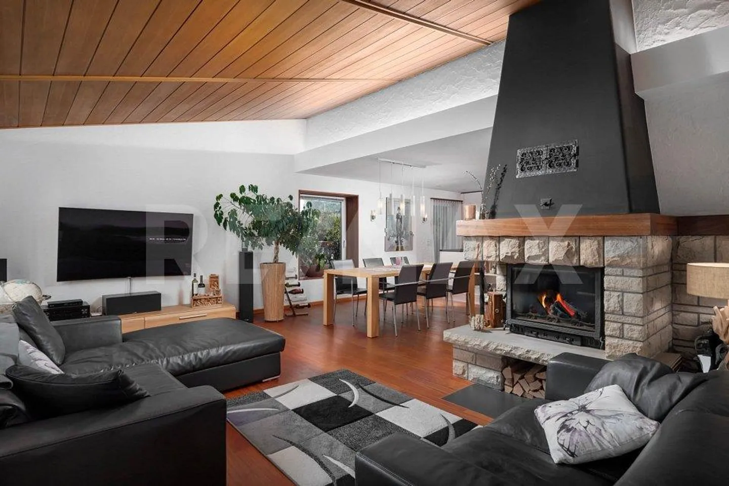 5.5 Room House - Photo 5 of 13