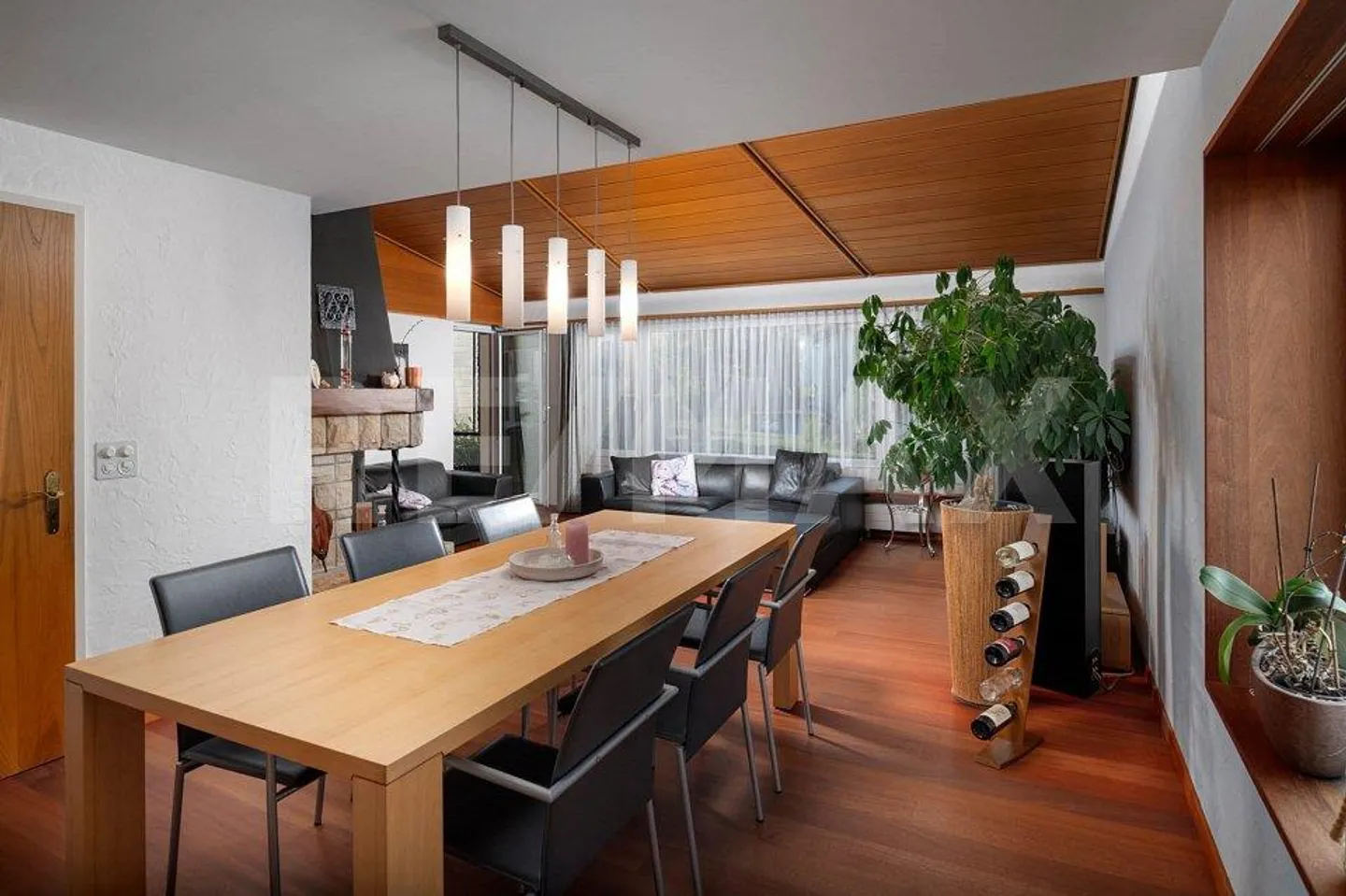 5.5 Room House - Photo 6 of 13