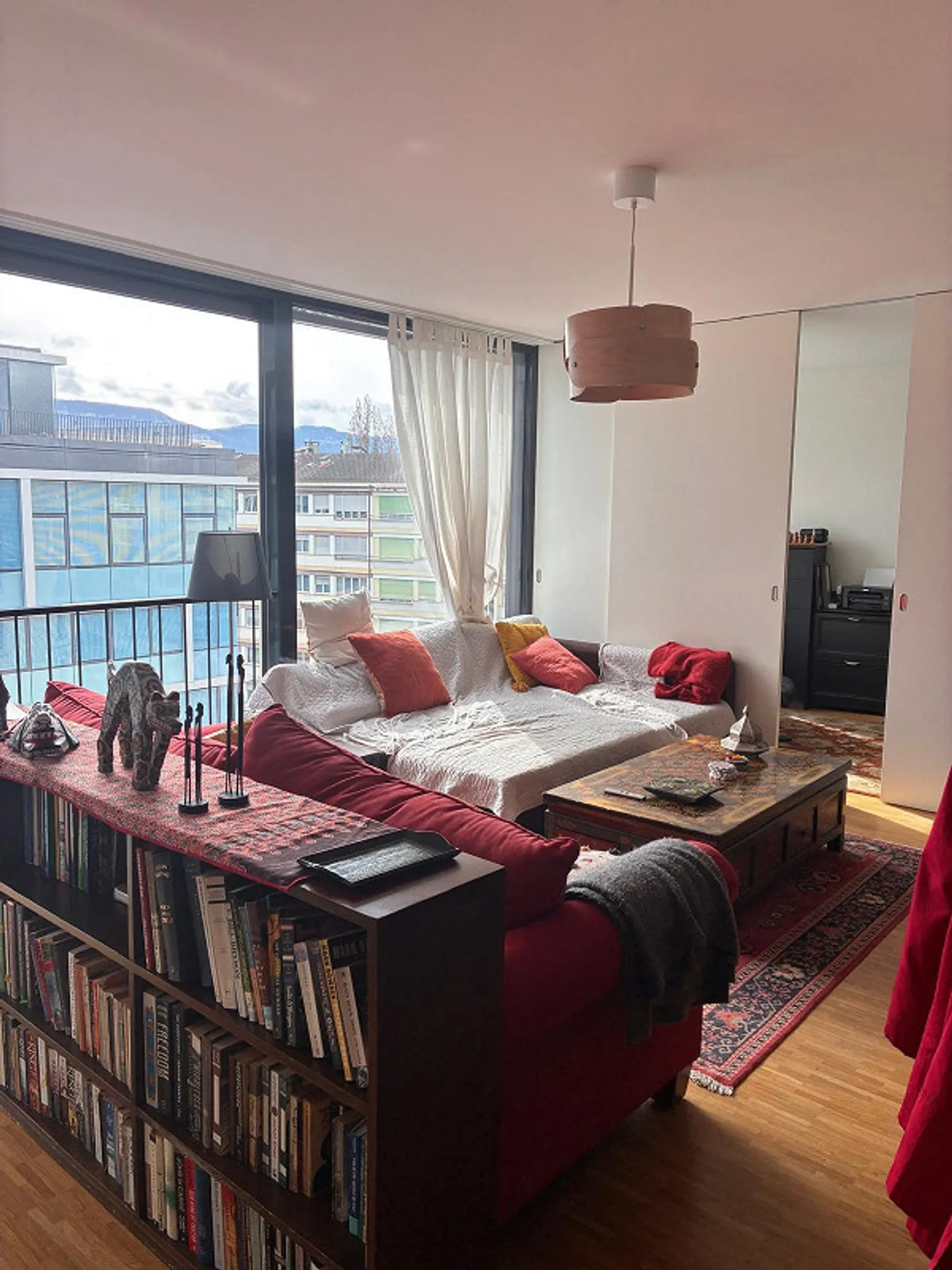 Spacious 6-room apartment on the 6th floor - Photo 2 of 6