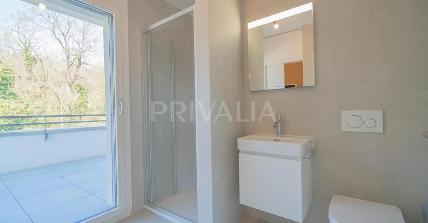 Superbo attico duplex ristrutturato con terrazze e vista libera - Foto 5 di 13