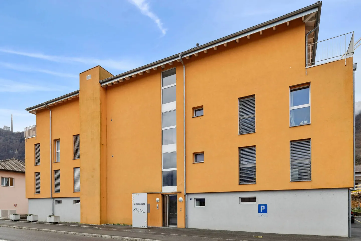 Attico 3.5 camere confortevole - Grande terrazza angolare e ascensore - Foto 10 di 12