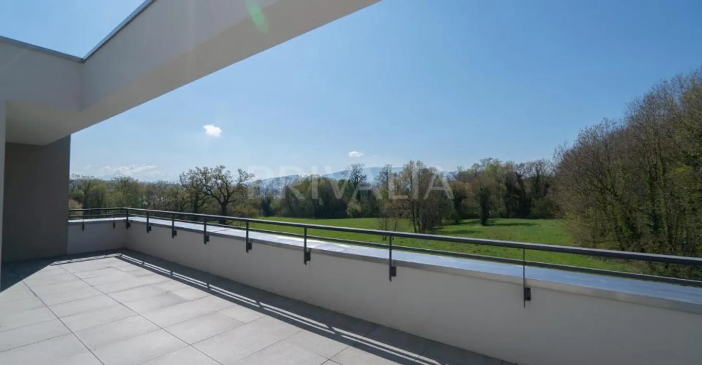 Superbo attico duplex ristrutturato con terrazze e vista libera - Foto 13 di 13