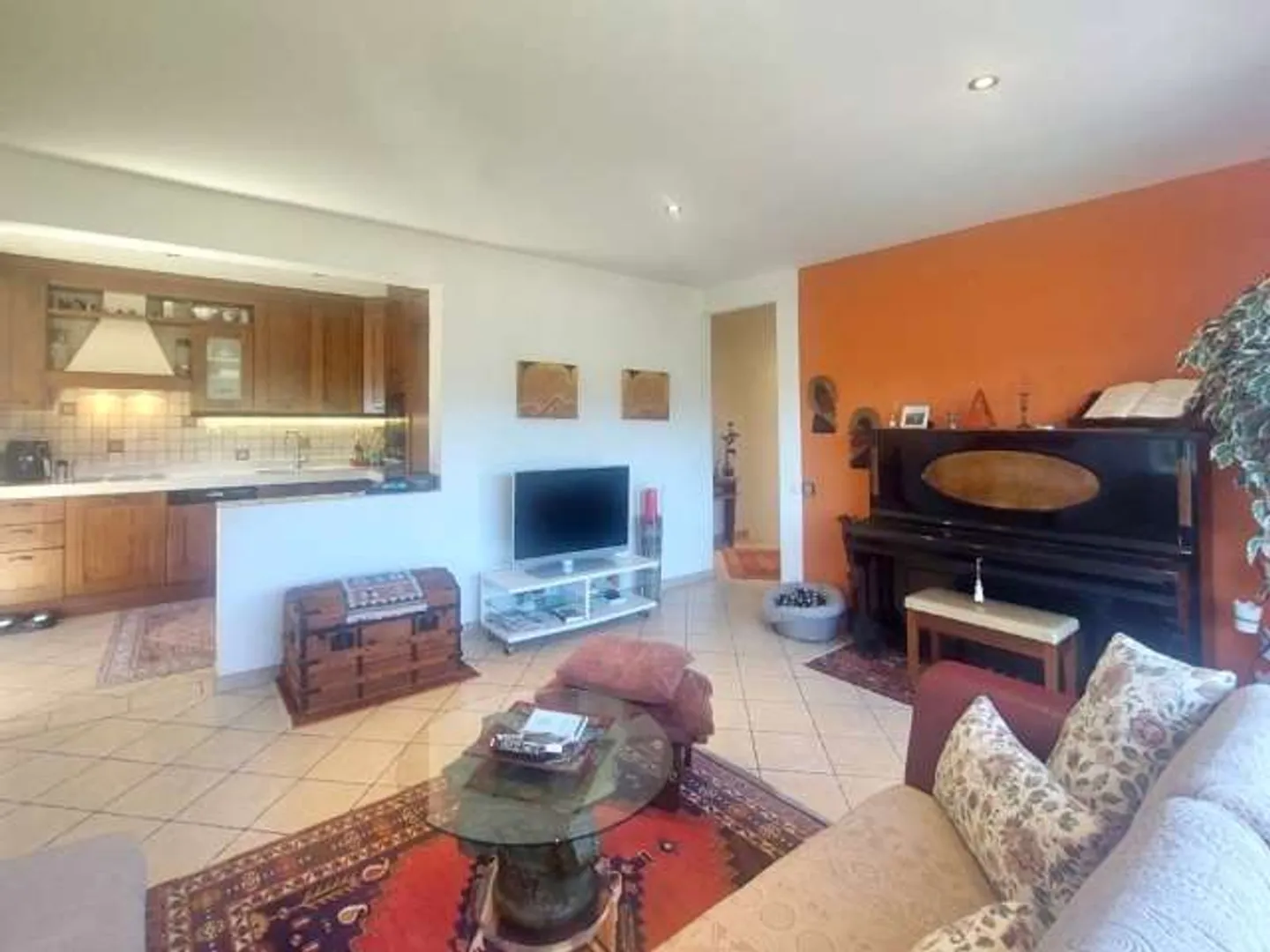 Villa panoramica con piscina e giardino - Foto 7 di 12