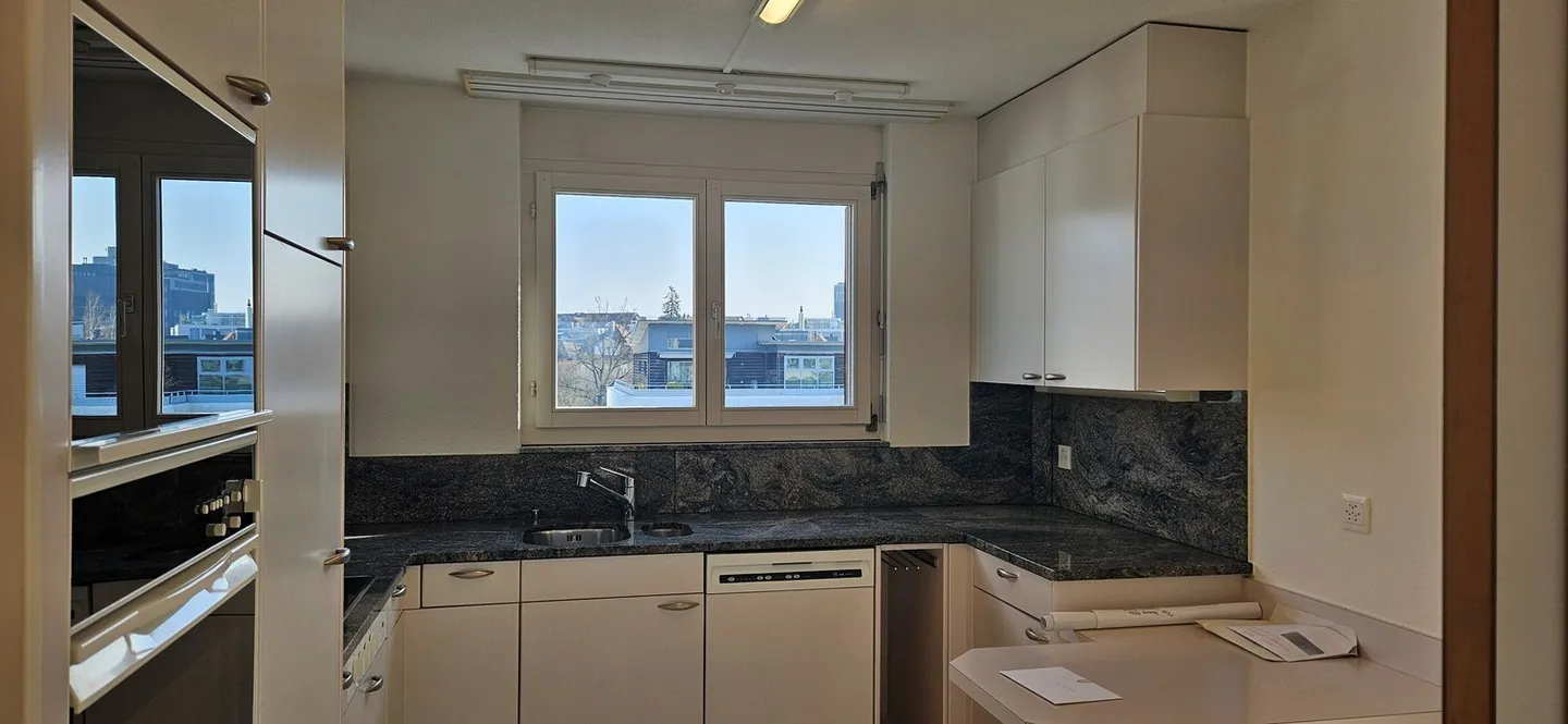 Attico Incantevole in Posizione Centrale - Foto 3 di 14