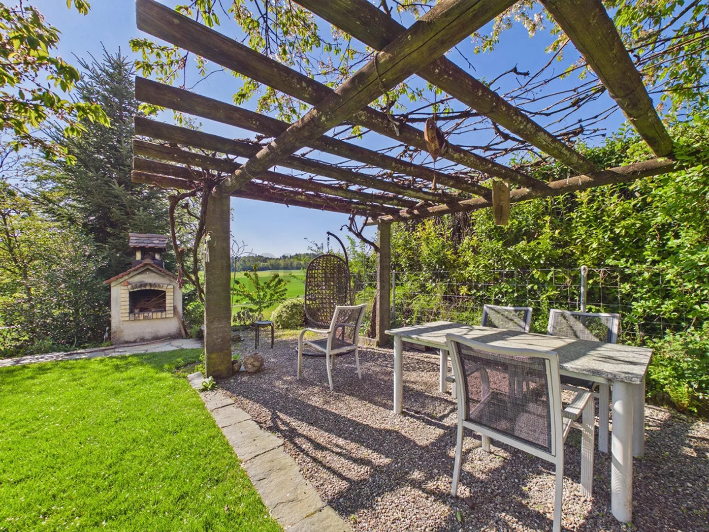 Spacious 7.5-Room Single-Family House with Balcony, Nürensdorf - Photo 13 of 14