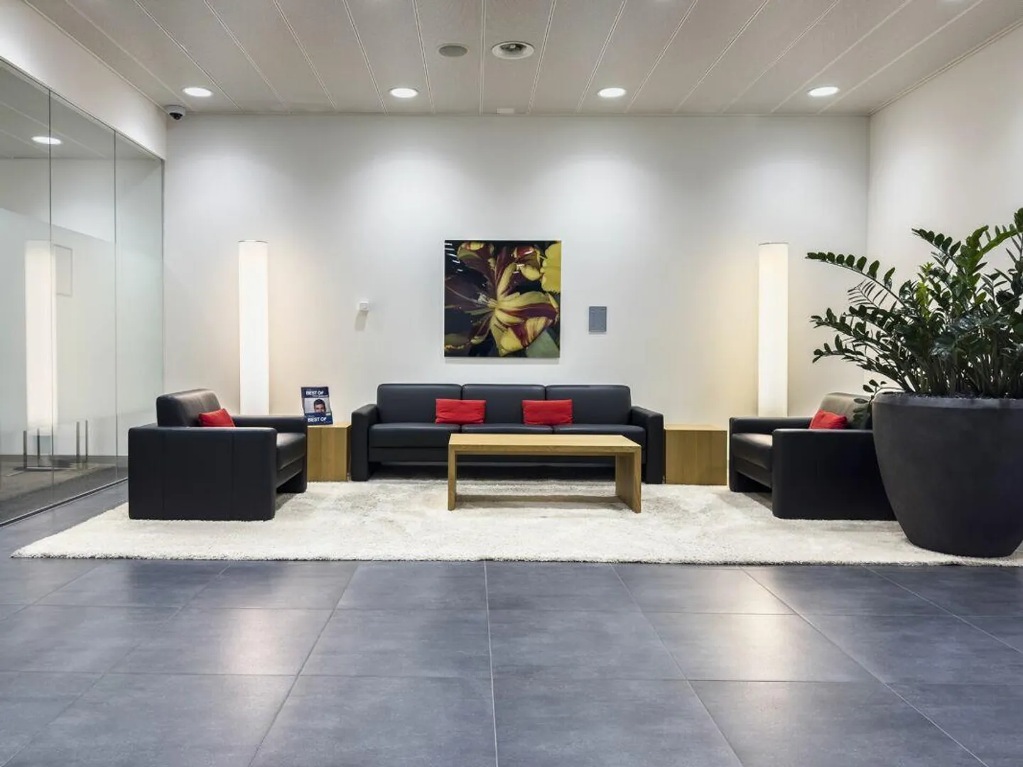 Posto auto in una posizione centrale vicino alla stazione - Foto 3 di 7