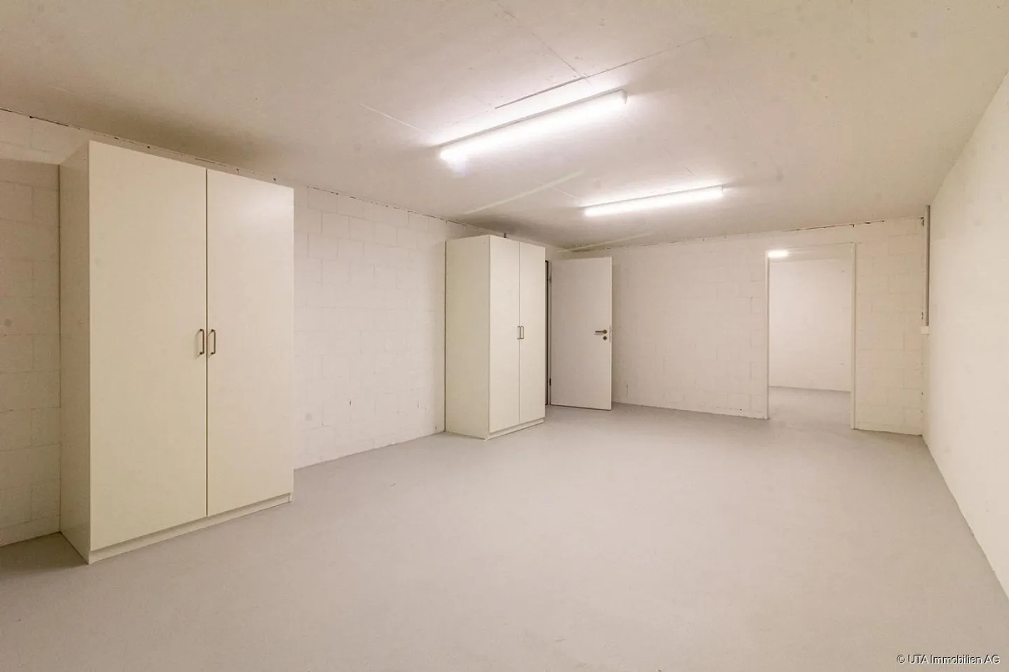 Casa unifamiliare moderna con ampio spazio e più posti auto - Foto 16 di 19