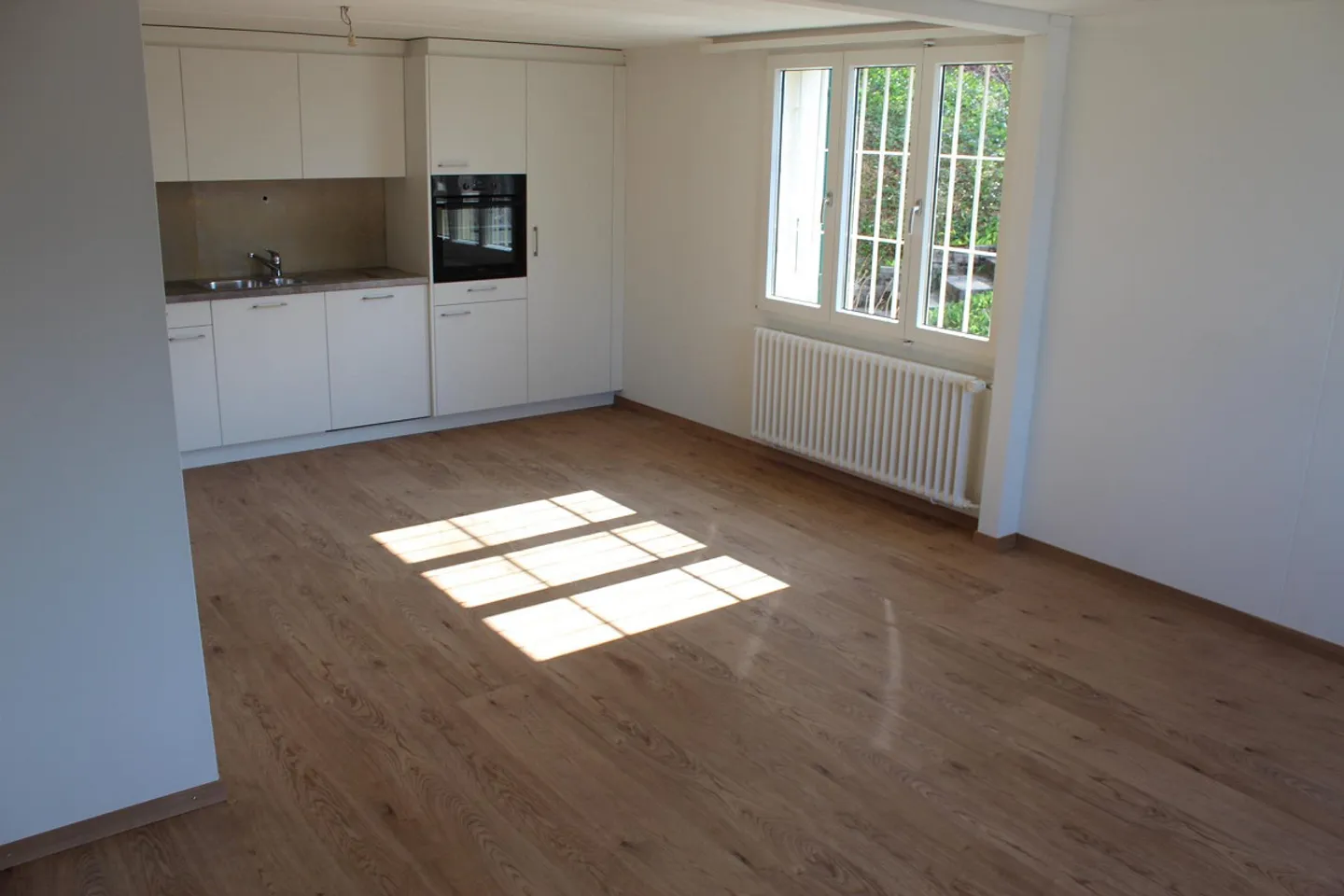 Idyllisches Wohnen am Ägerisee: 5-Zimmer-Wohnung mit Charme & Seeblick - Photo 6 of 17