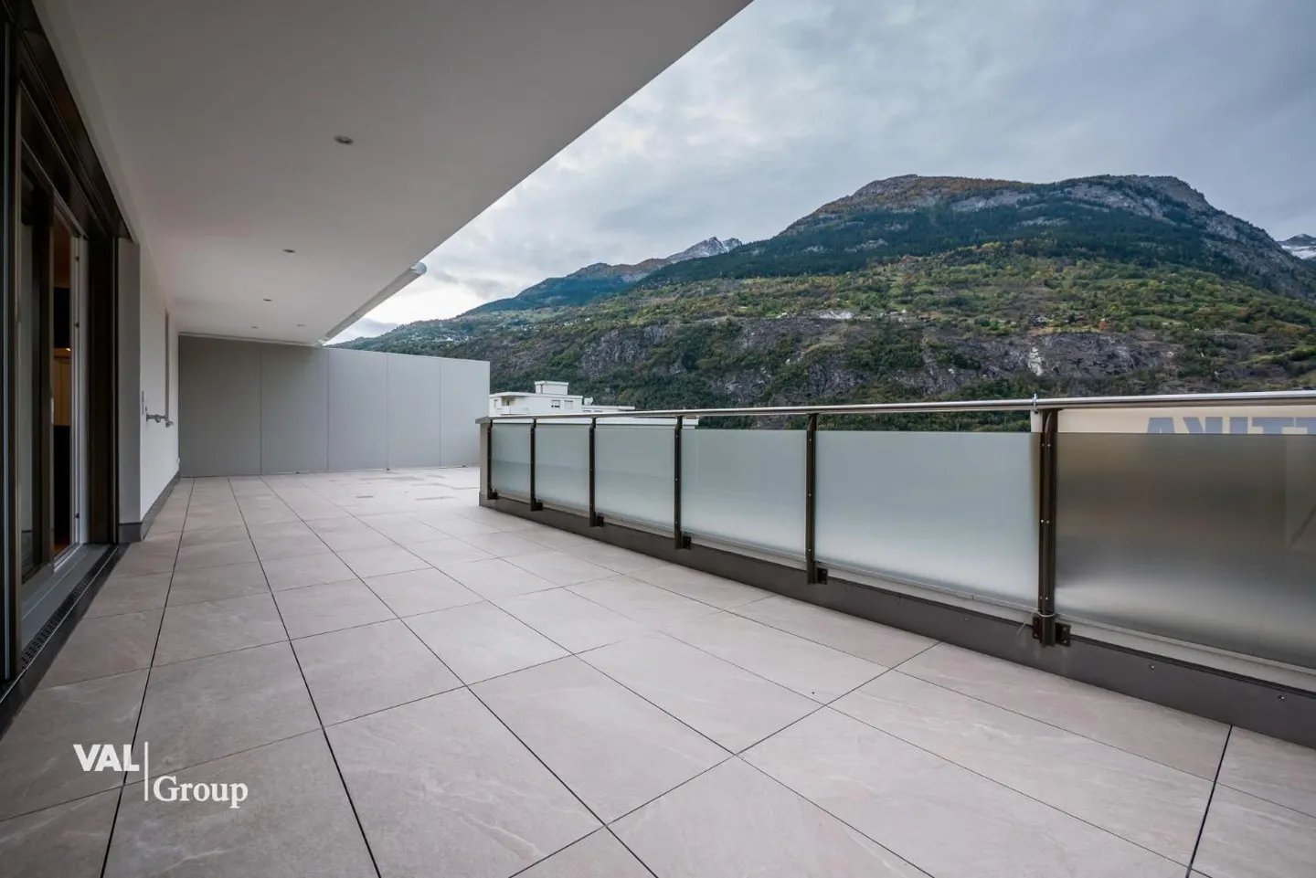 Appartement Attique Élégant avec Vue - Photo 8 sur 11