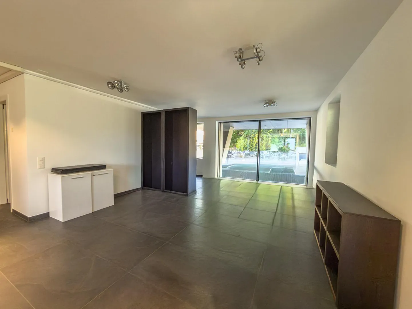 Open space office in Massagno with street-facing windows and 3 parking spaces - Photo 4 of 7