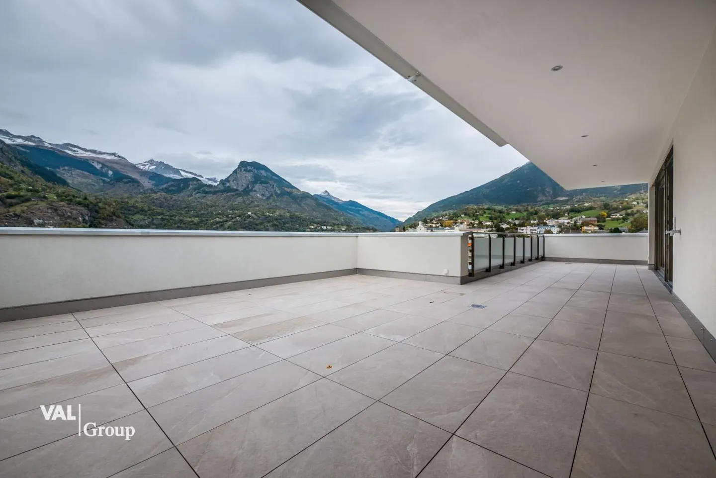 Appartement Attique Élégant avec Vue - Photo 9 sur 11
