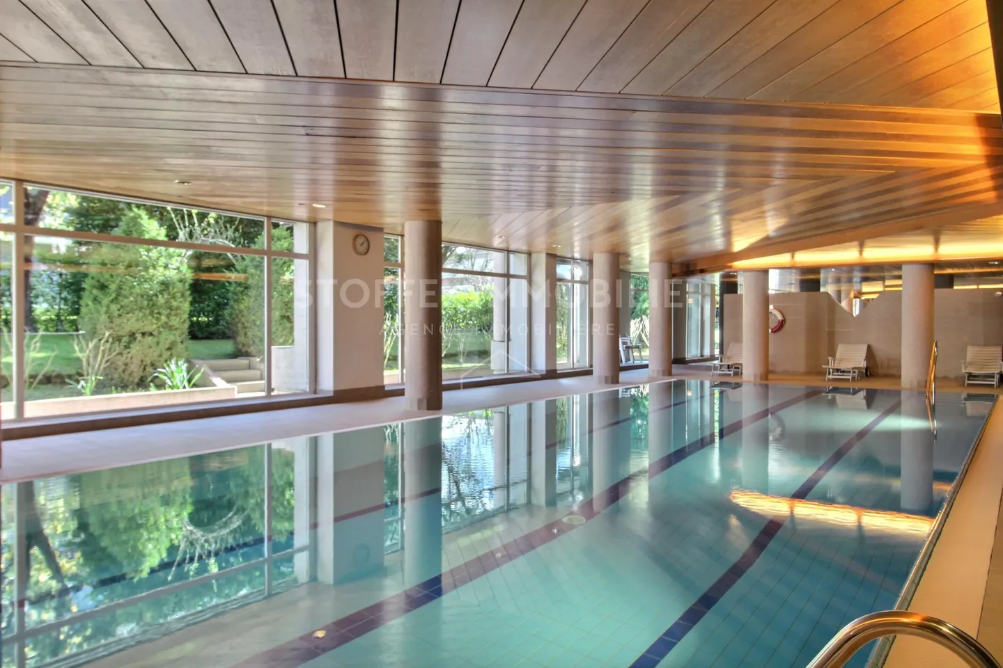 Penthouse spacieux avec piscine intérieure et vue panoramique - Exclusivité - Photo 11 sur 12