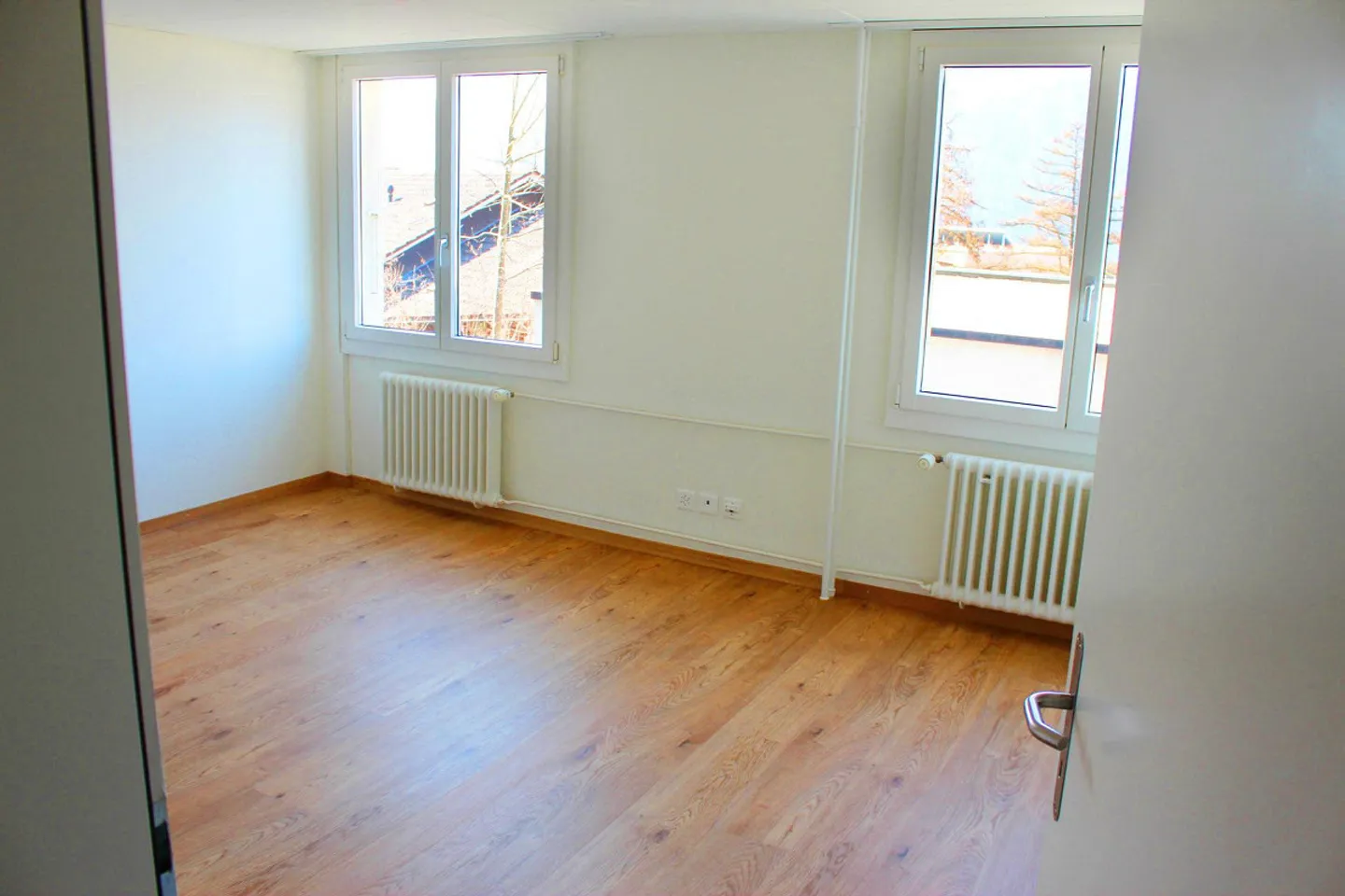 Idyllisches Wohnen am Ägerisee: 5-Zimmer-Wohnung mit Charme & Seeblick - Photo 8 of 17