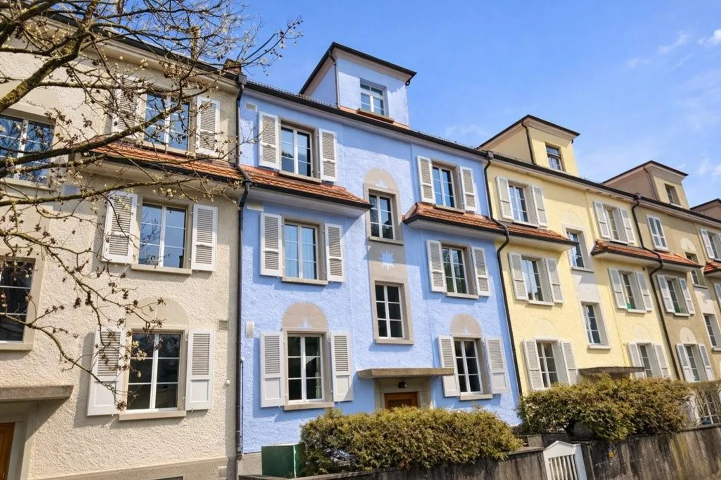 Your fresh start in a newly renovated 3-room apartment! - Photo 2 of 12