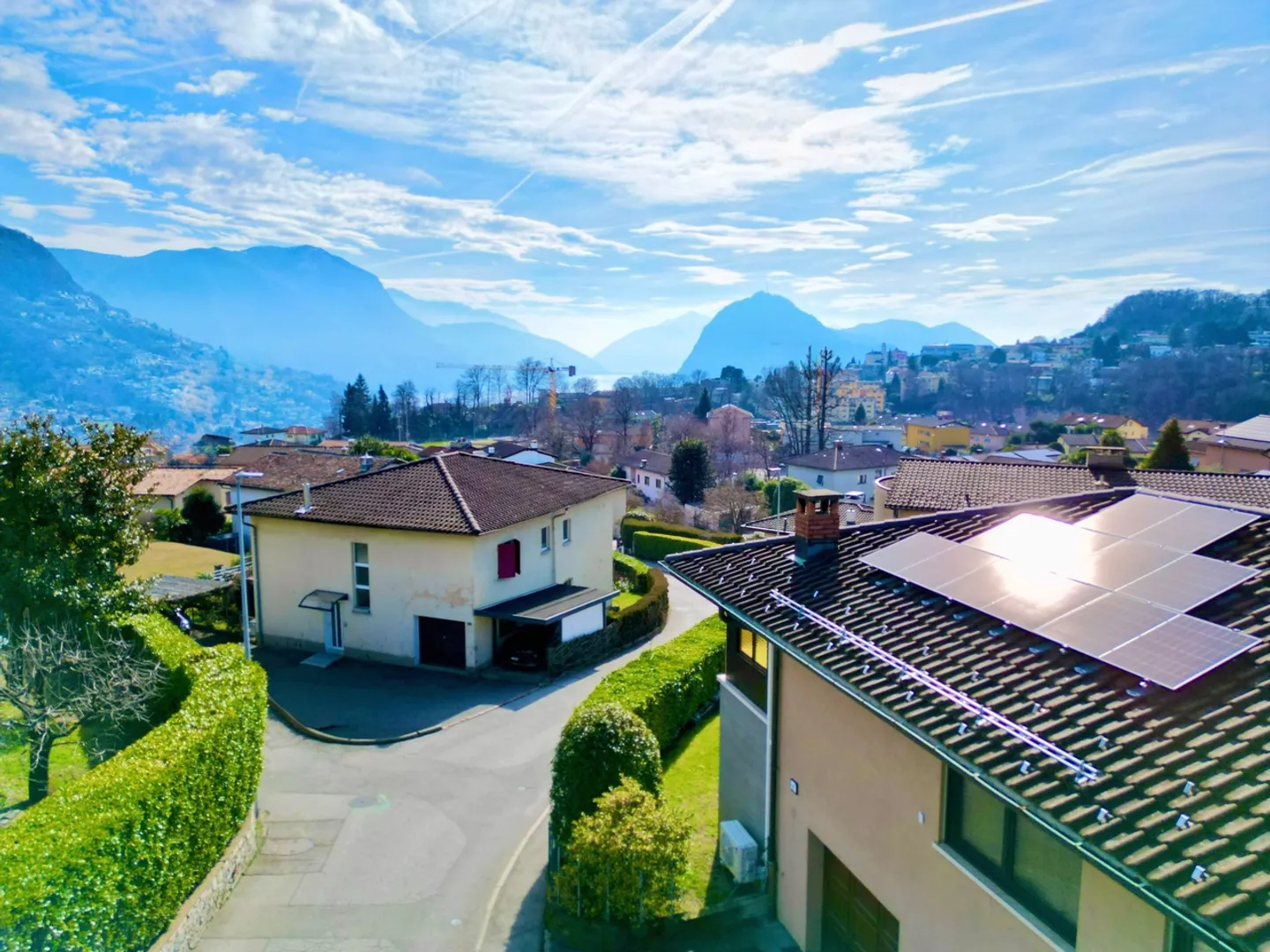 Villa mit Garten in Comano - Komfort und Natur zum Greifen Nah - Foto 2 von 25