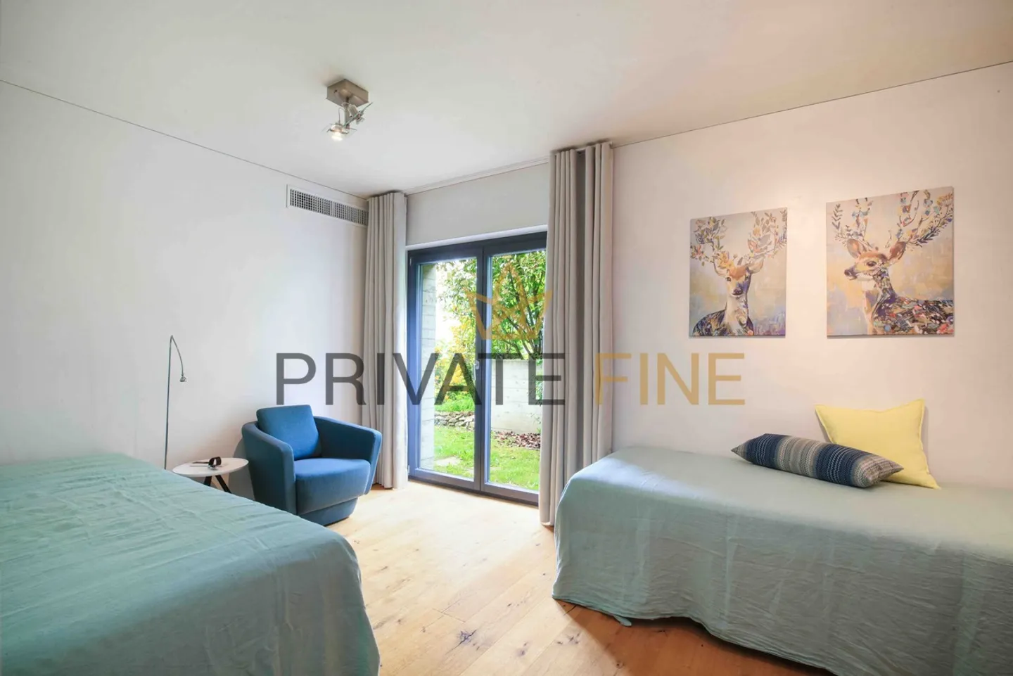 6.5 room designer villa with pool and unrestricted lake view (30) - Photo 13 of 18