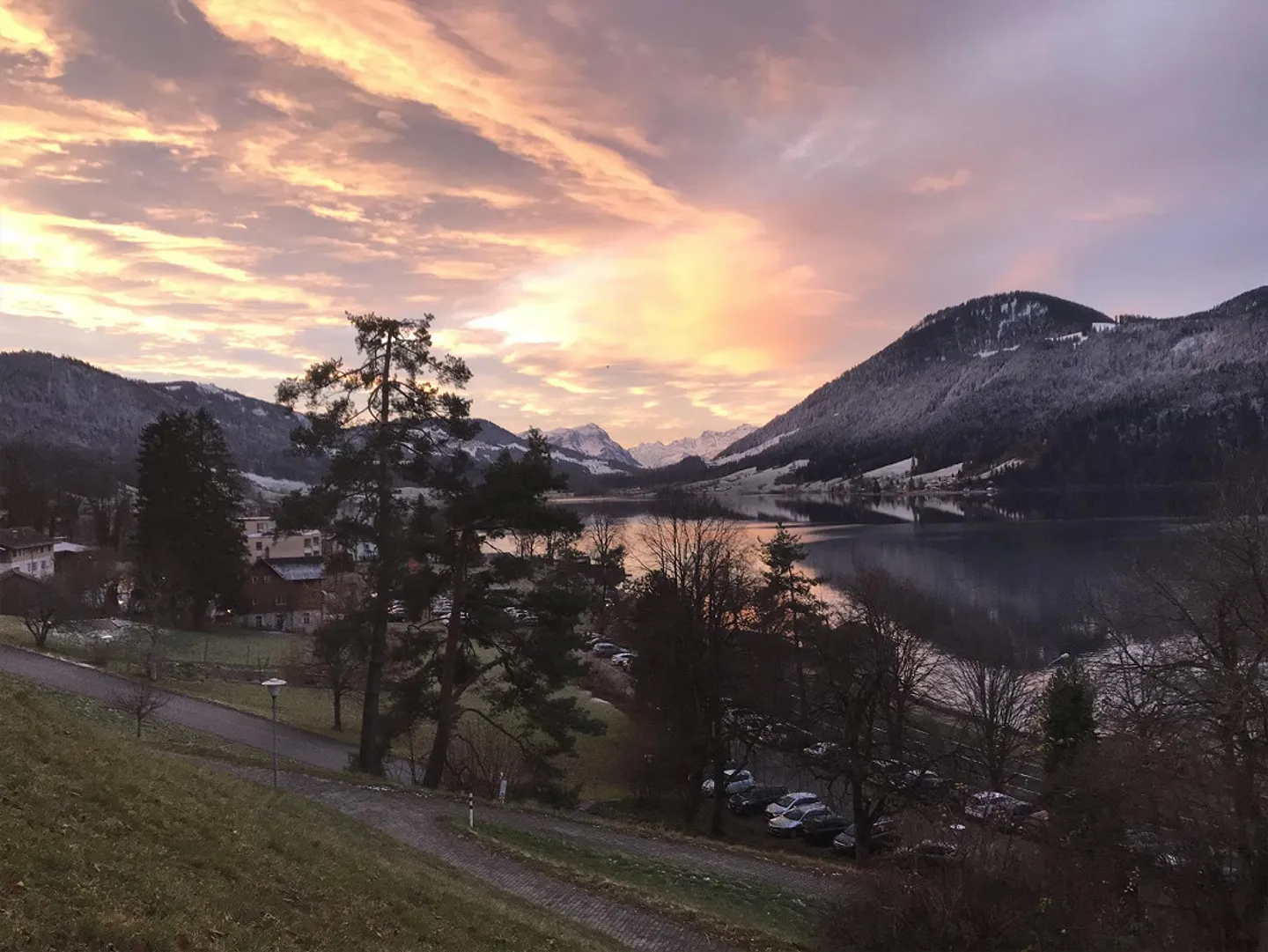 Idyllisches Wohnen am Ägerisee: 5-Zimmer-Wohnung mit Charme & Seeblick - Photo 16 of 17