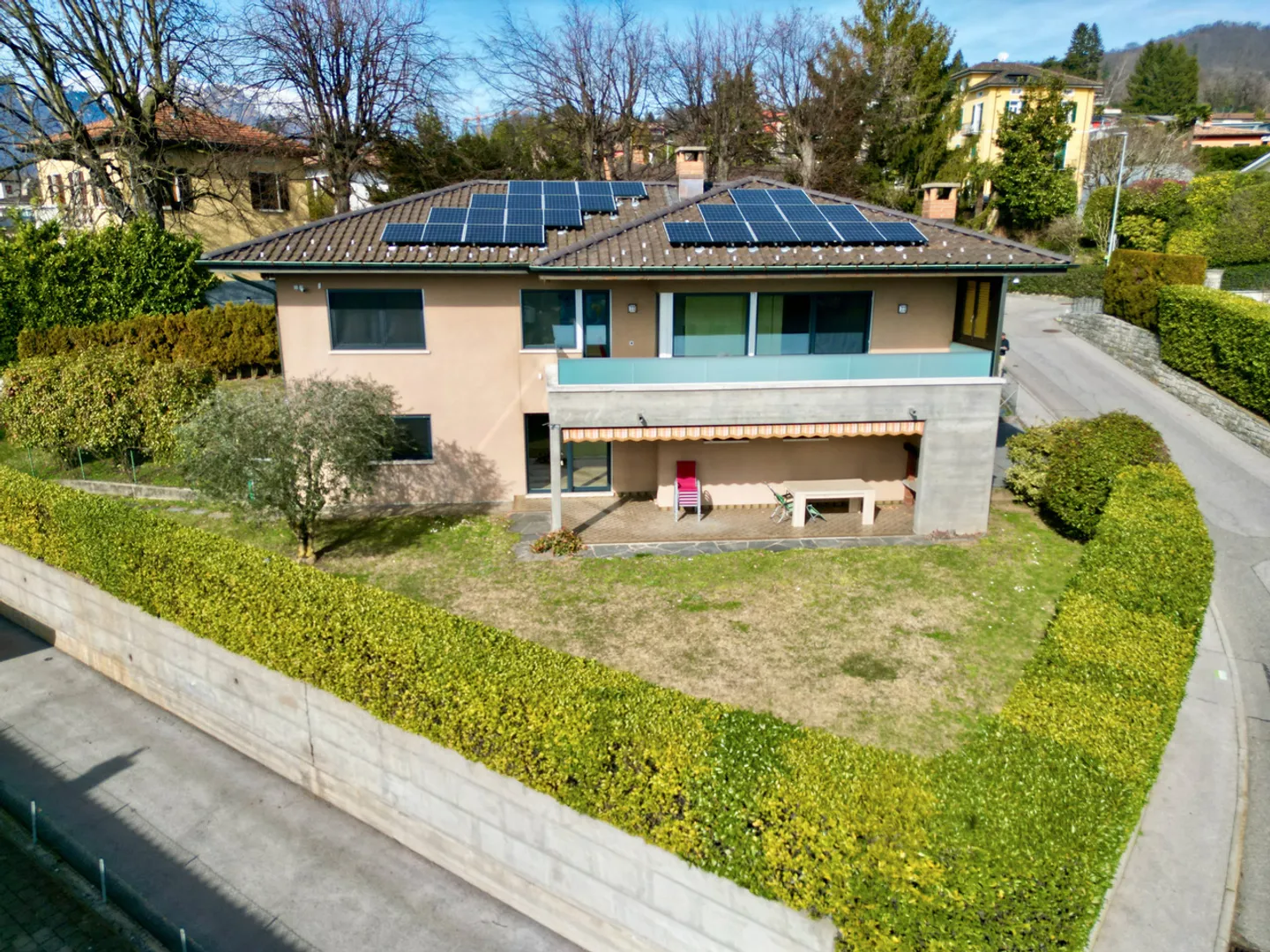 Villa mit Garten in Comano - Komfort und Natur zum Greifen Nah - Foto 4 von 25