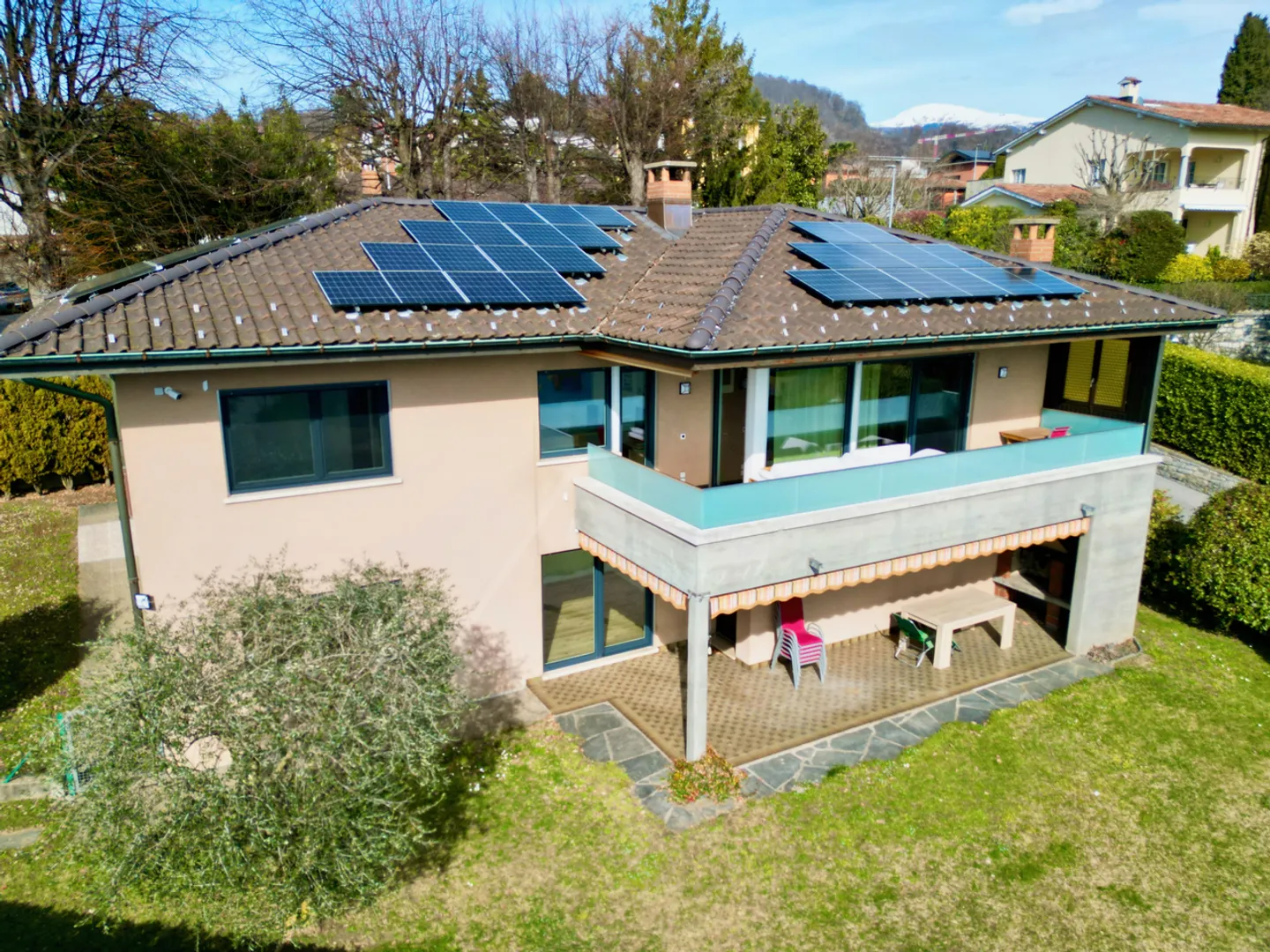 Villa mit Garten in Comano - Komfort und Natur zum Greifen Nah - Foto 5 von 25