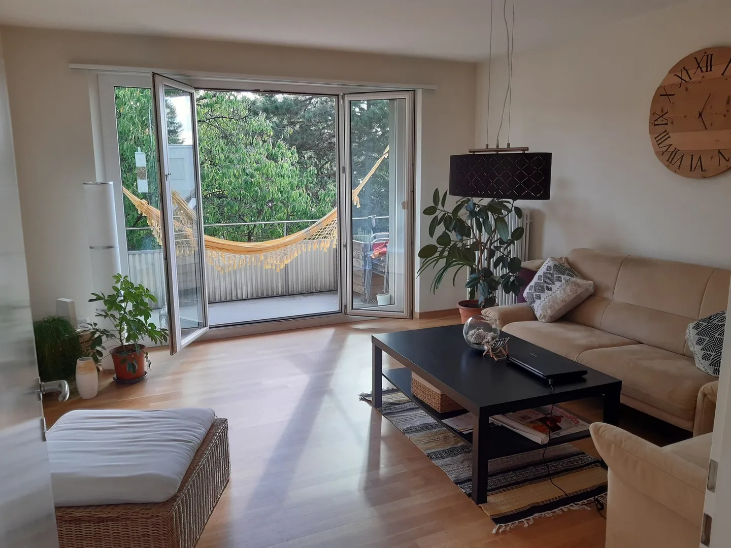 Modern 3.5-Room Apartment - Photo 1 of 10