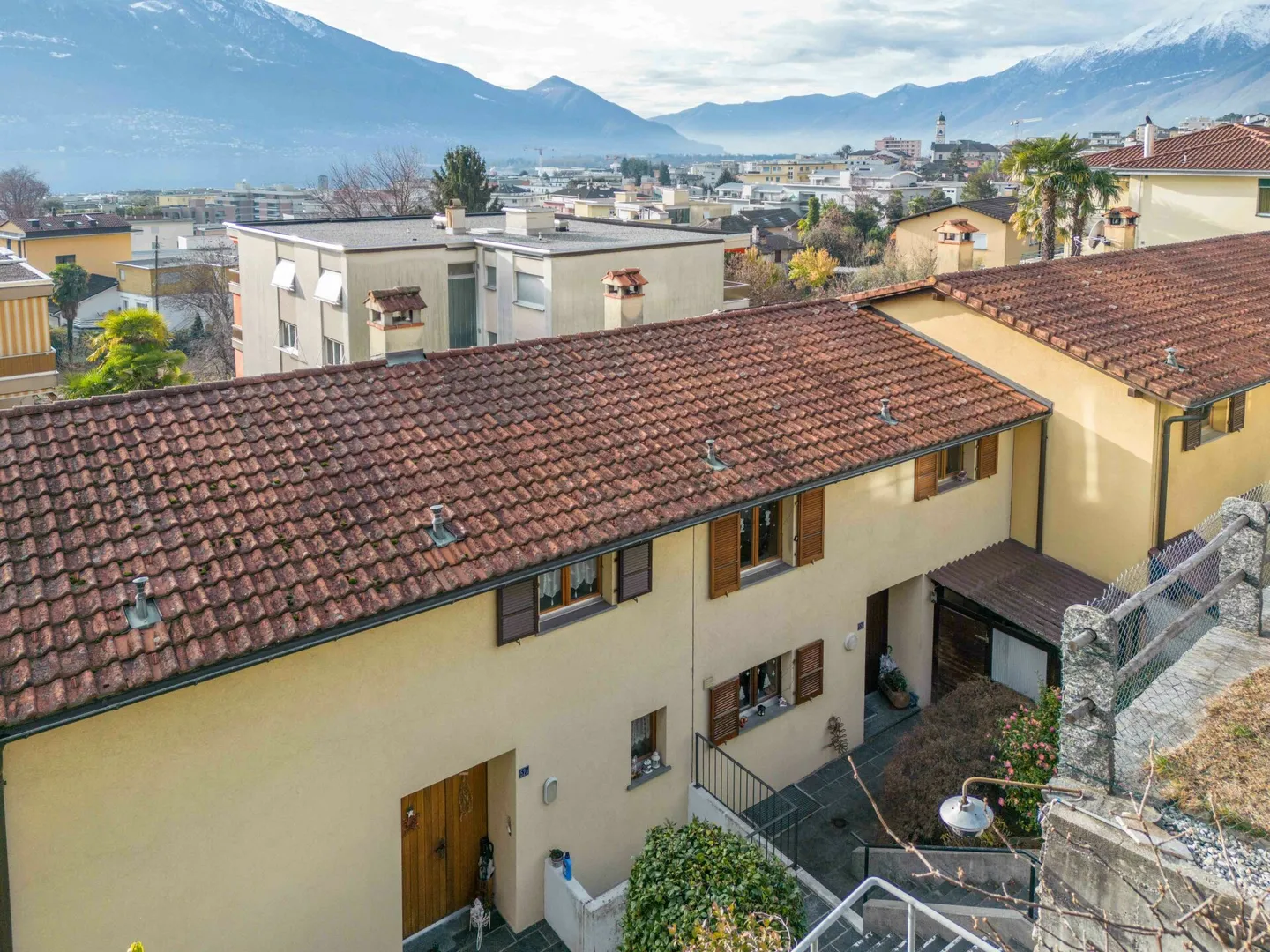 MINUSIO - IN VENDITA CASA A SCHIERA DI 4,5 STANZE CON GIARDINO PRIVATO - Foto 4 di 14