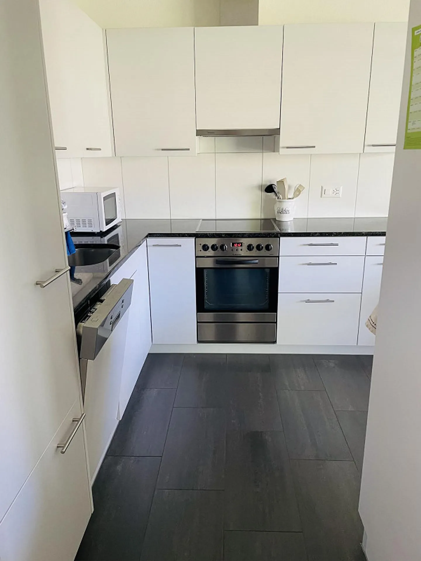 Moderne 3.5 Zimmer Wohnung - Foto 3 von 13